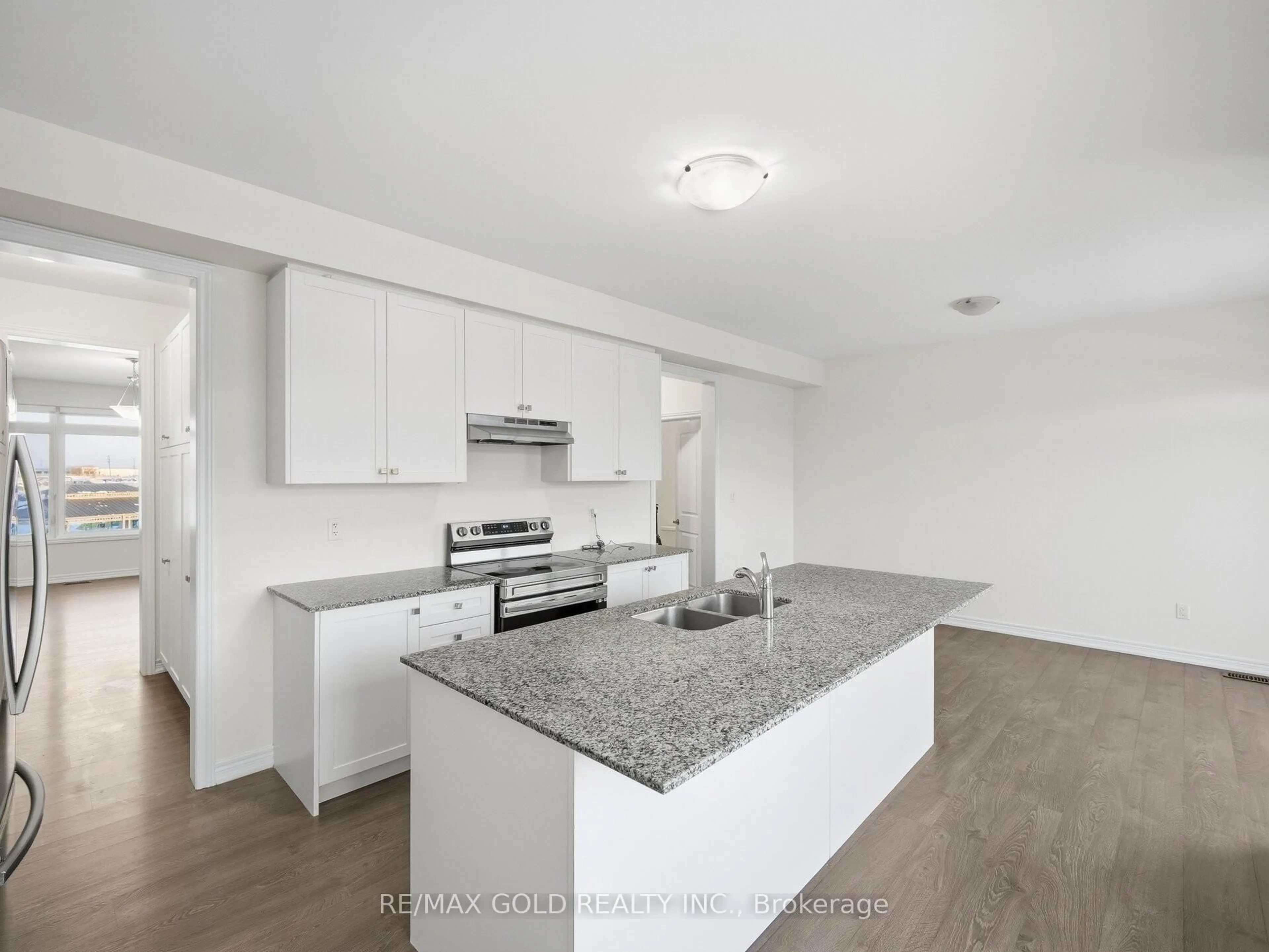 Open concept kitchen, unknown for 20 Skyridge Dr, Brampton Ontario L6P 4P3