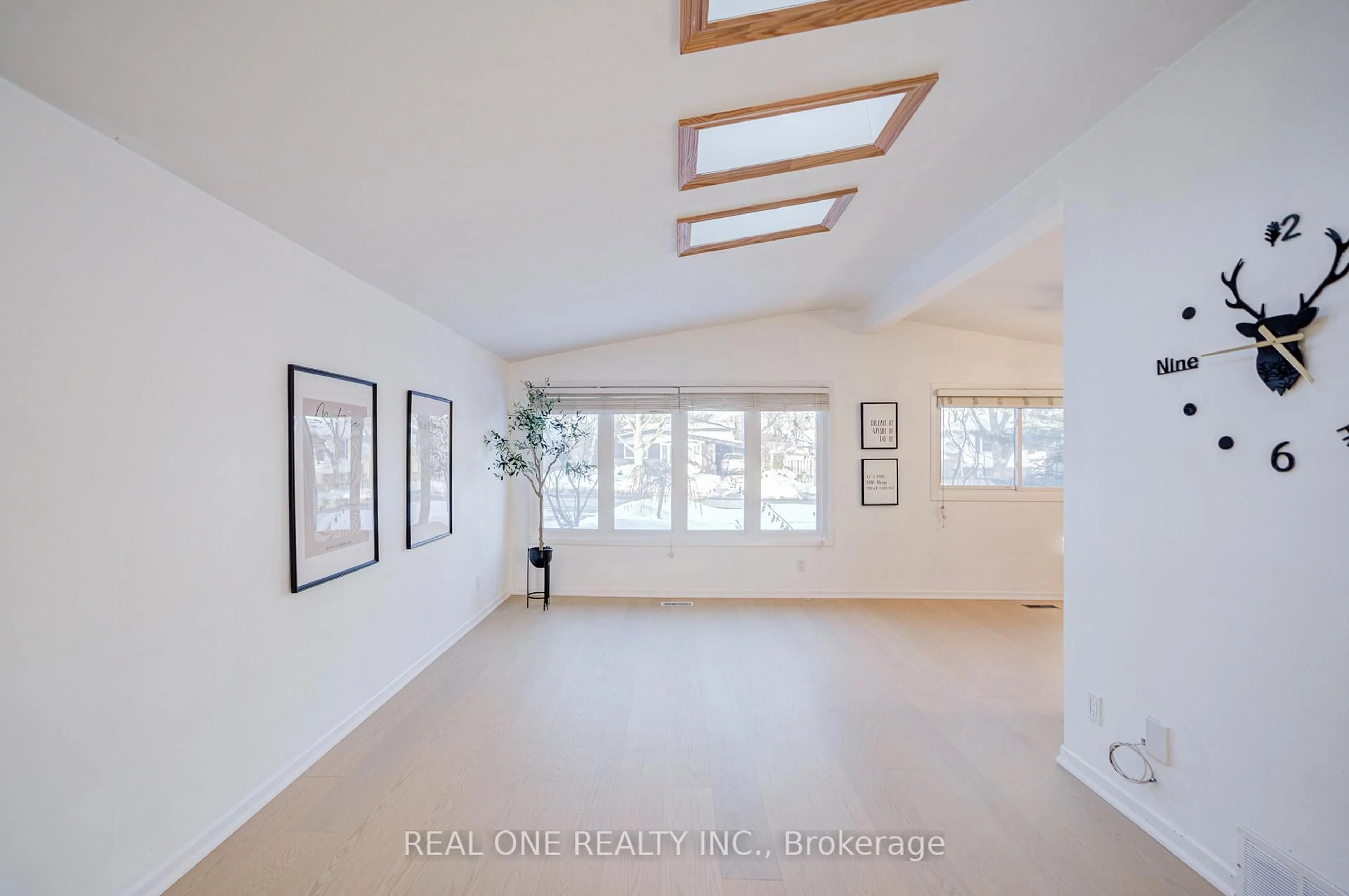 Unknown for 336 Hampton Heath Rd, Burlington Ontario L7L 4P9