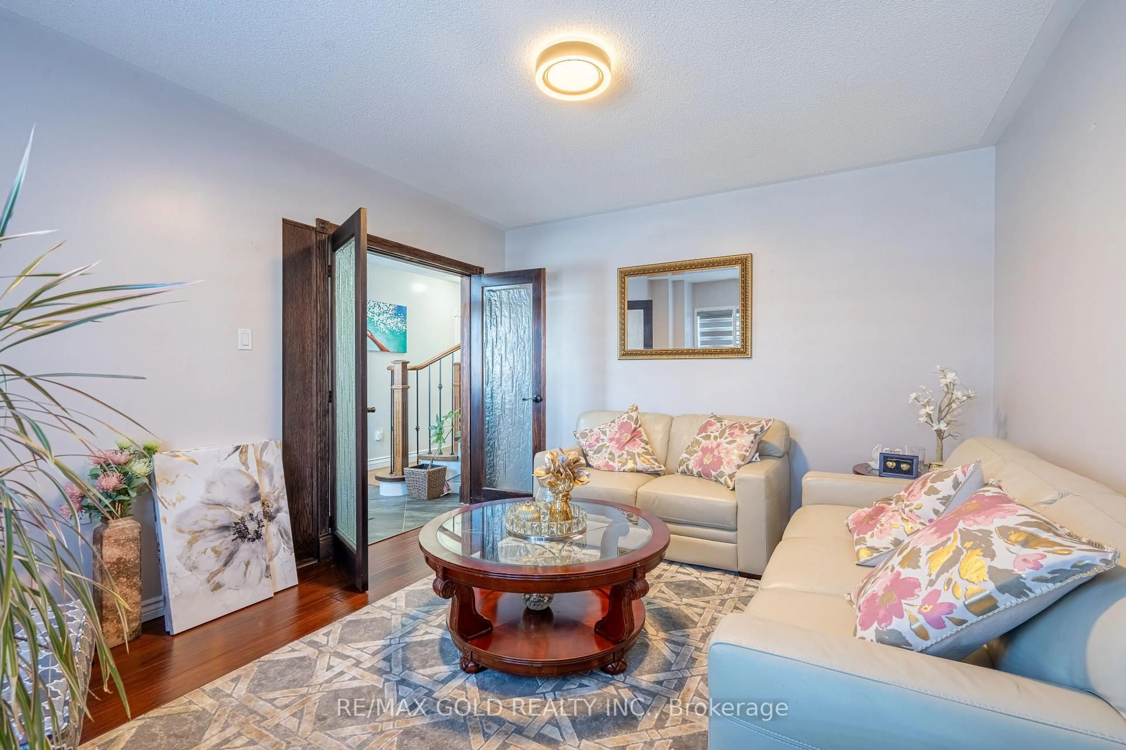 Living room with furniture, unknown for 32 Courtsfield Cres, Brampton Ontario L7A 2E2