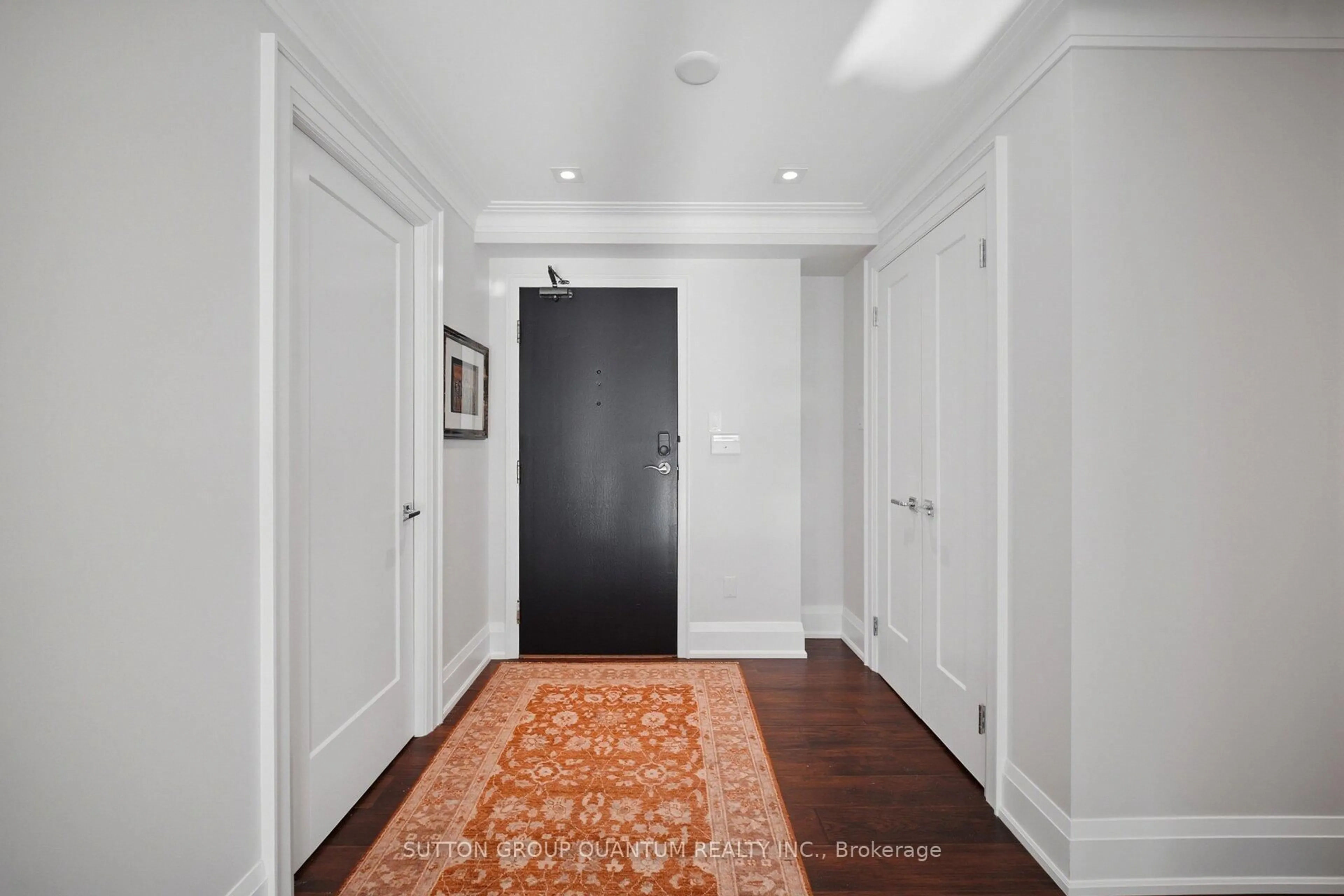 Indoor entryway for 2170 Marine Dr #1904, Oakville Ontario L6L 5V1