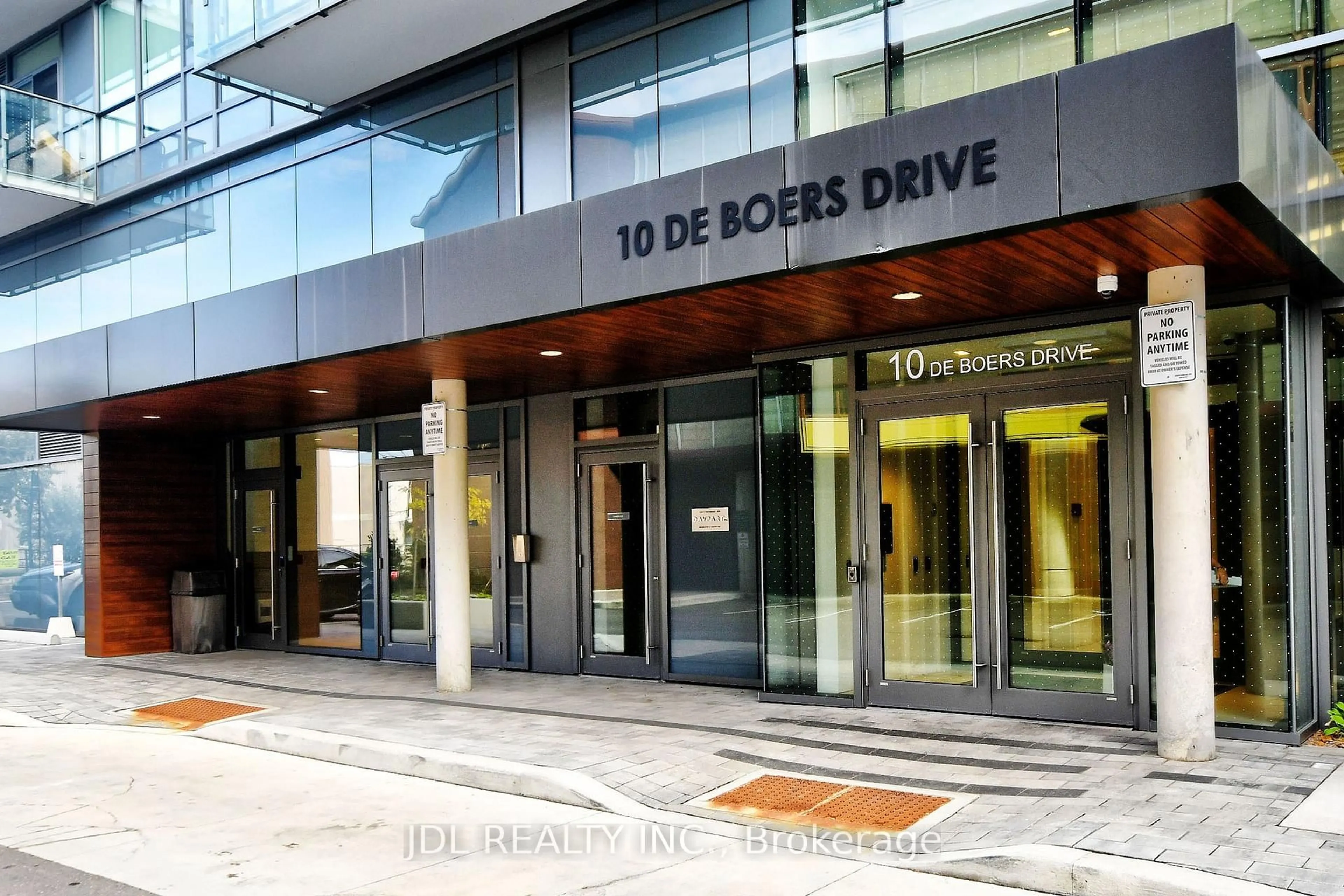 Indoor foyer for 10 De Boers Dr #1001, Toronto Ontario M3J 0H1