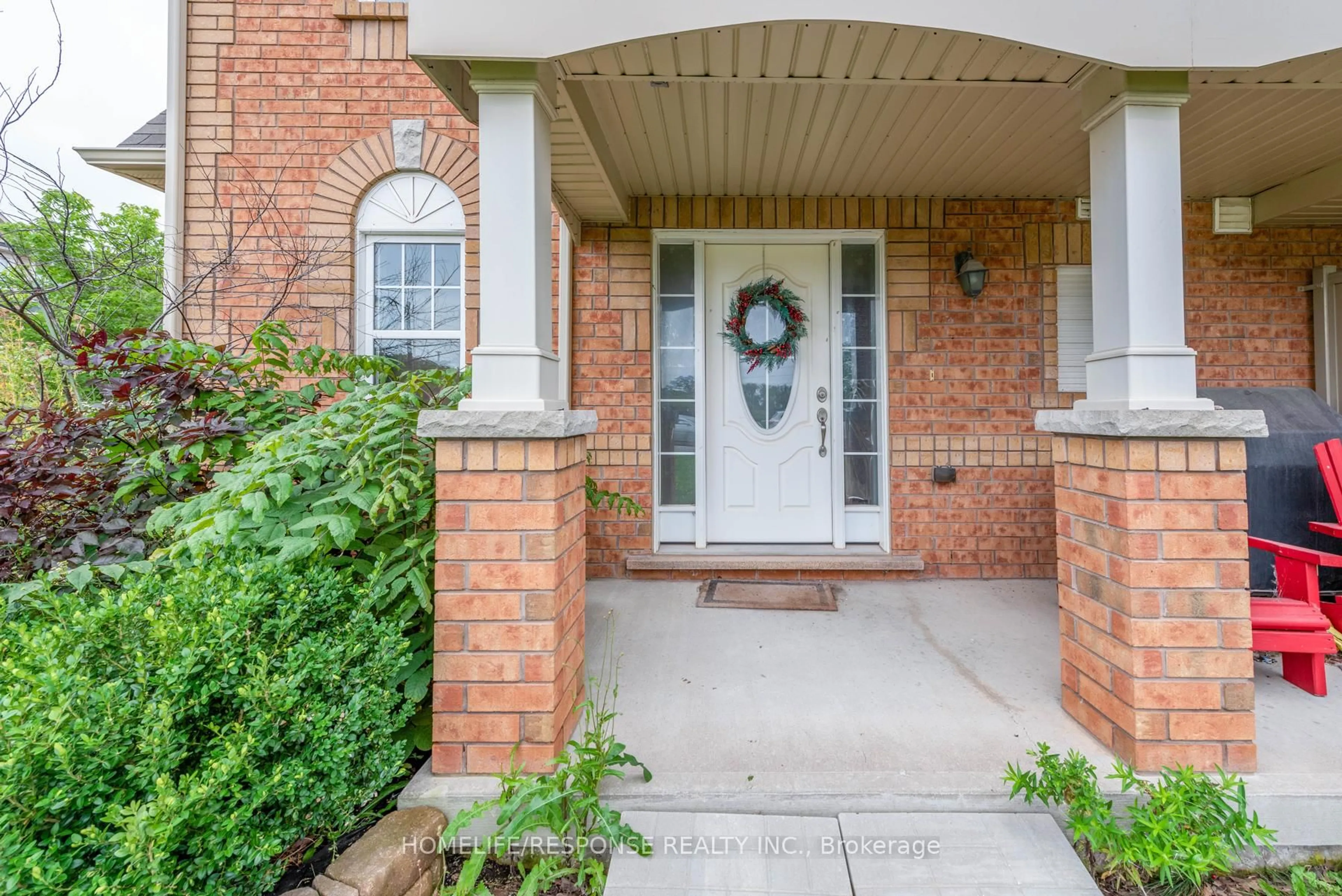 Indoor entryway for 577 PHARO Pt, Milton Ontario L9T 8H6