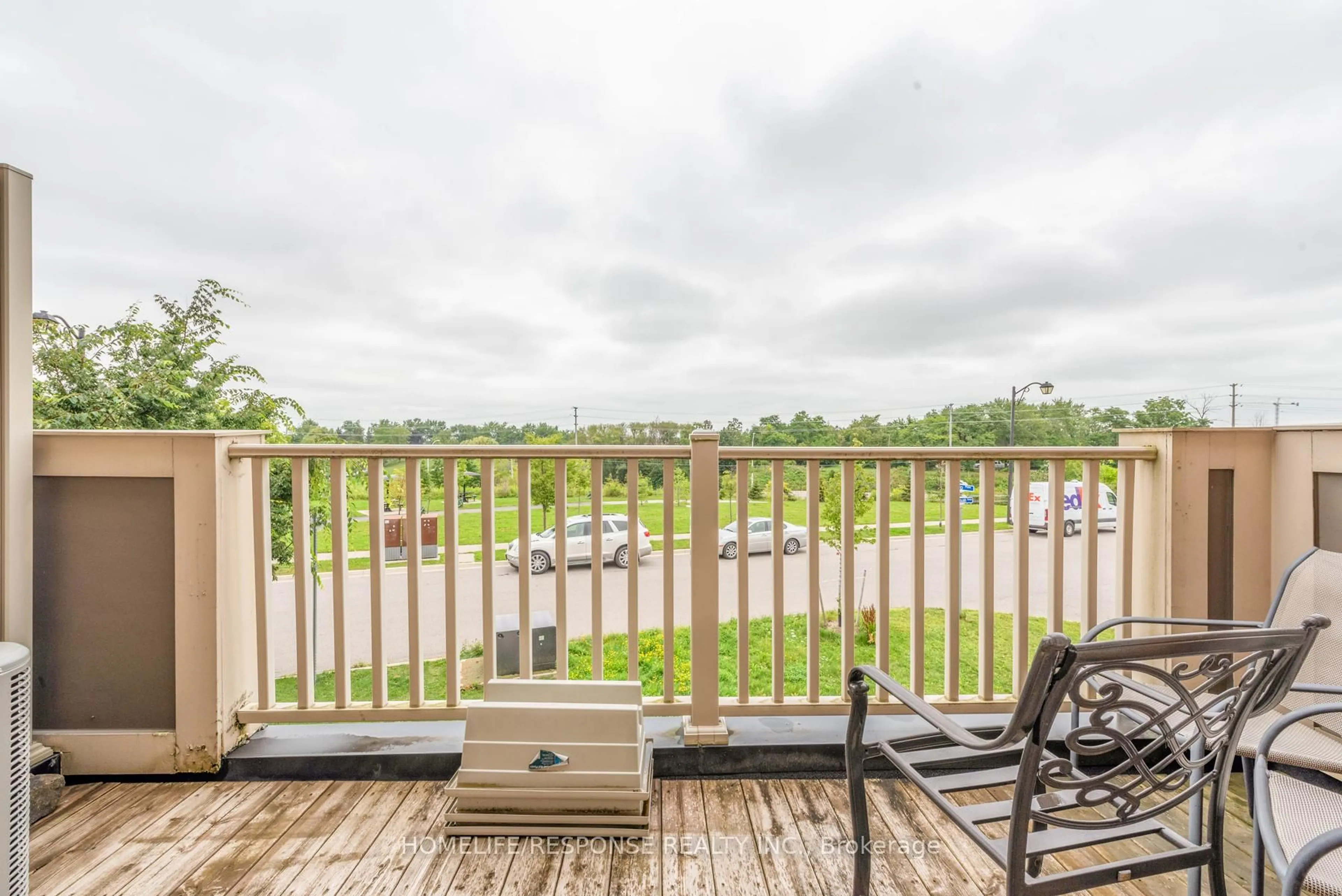 Patio, water/lake/river/ocean view for 577 PHARO Pt, Milton Ontario L9T 8H6