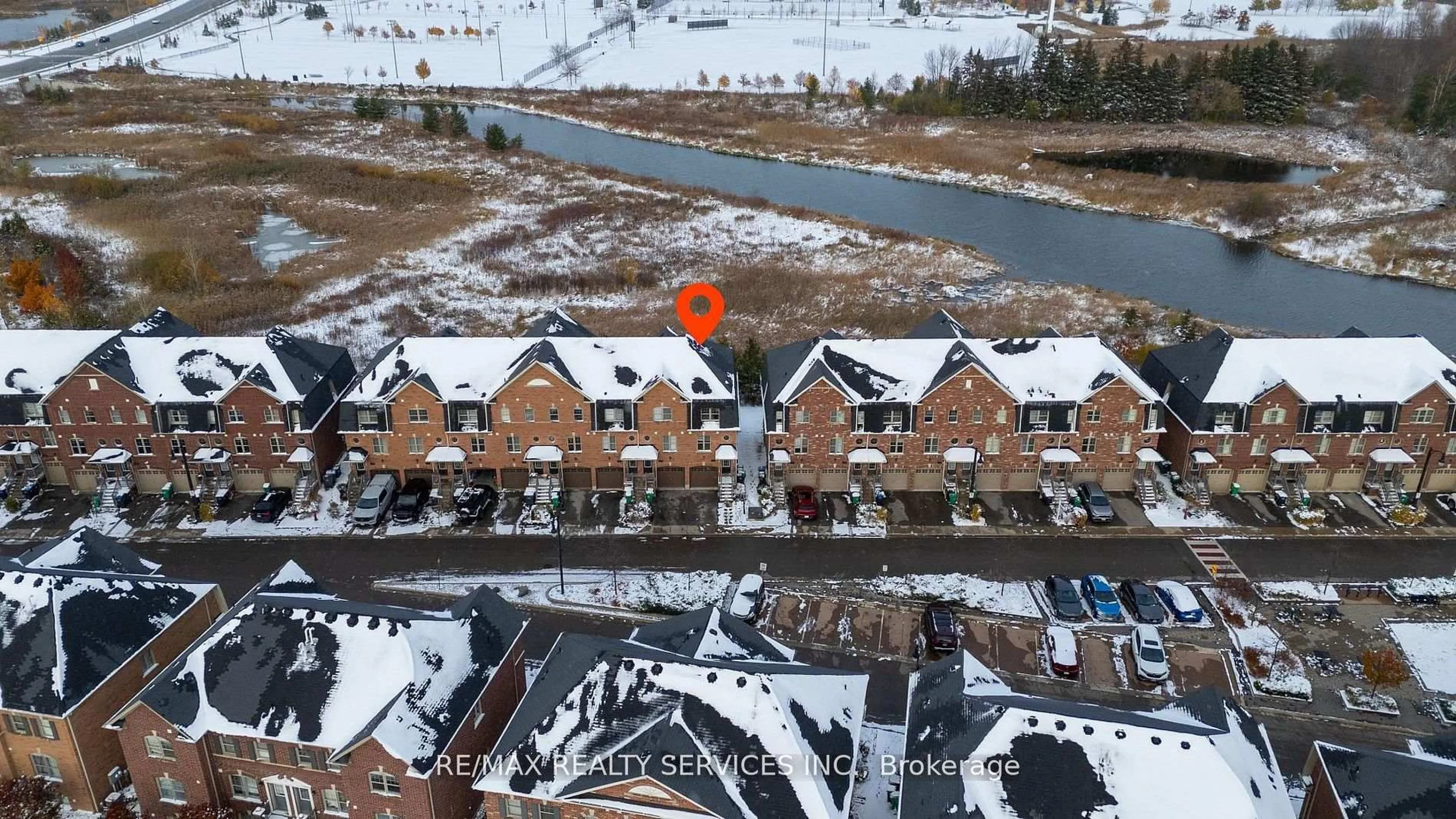 A pic from outside/outdoor area/front of a property/back of a property/a pic from drone, city buildings view from balcony for 16 Soldier St, Brampton Ontario L7A 4B6
