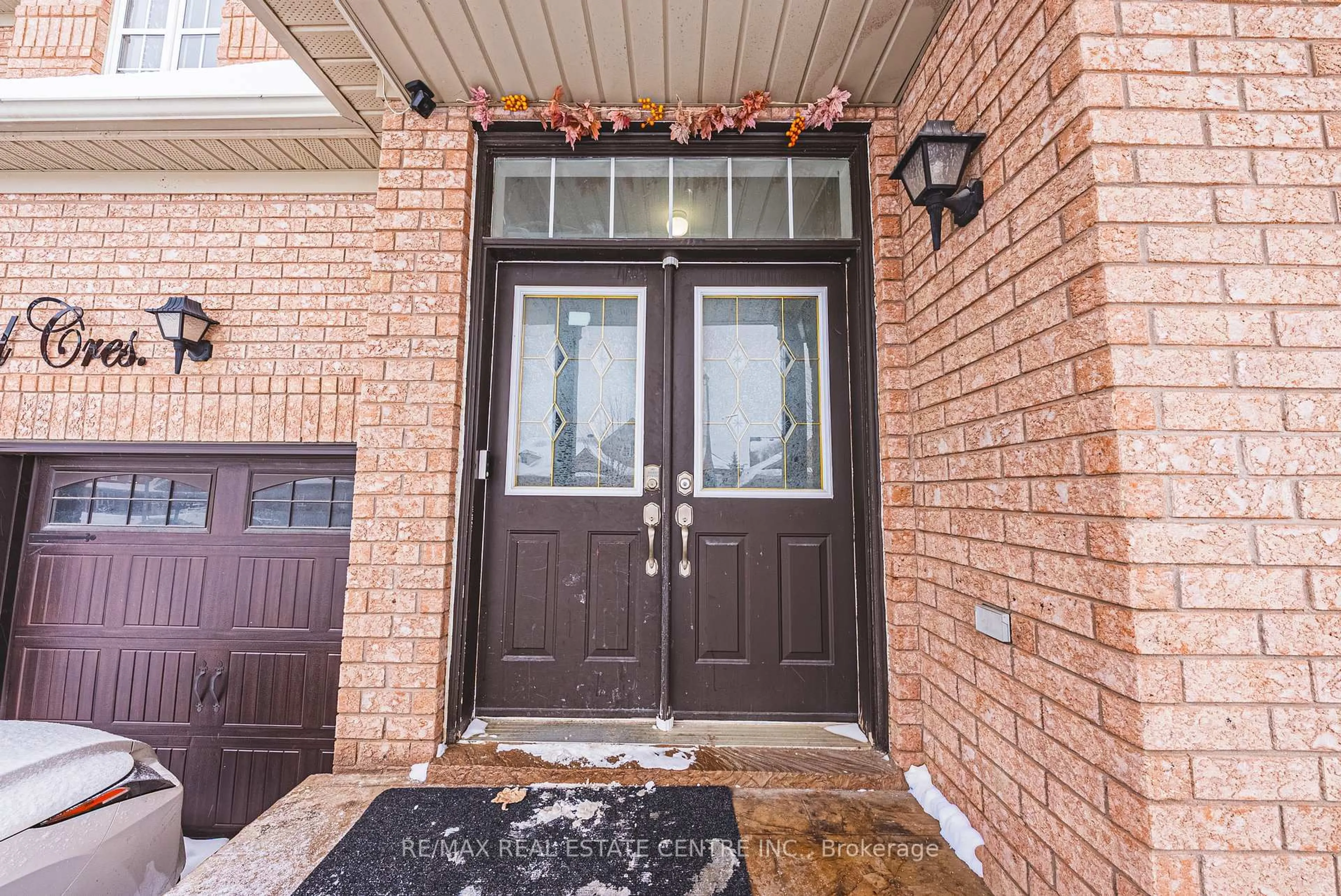 Indoor entryway for 66 Citadel Cres, Brampton Ontario L6P 1X8