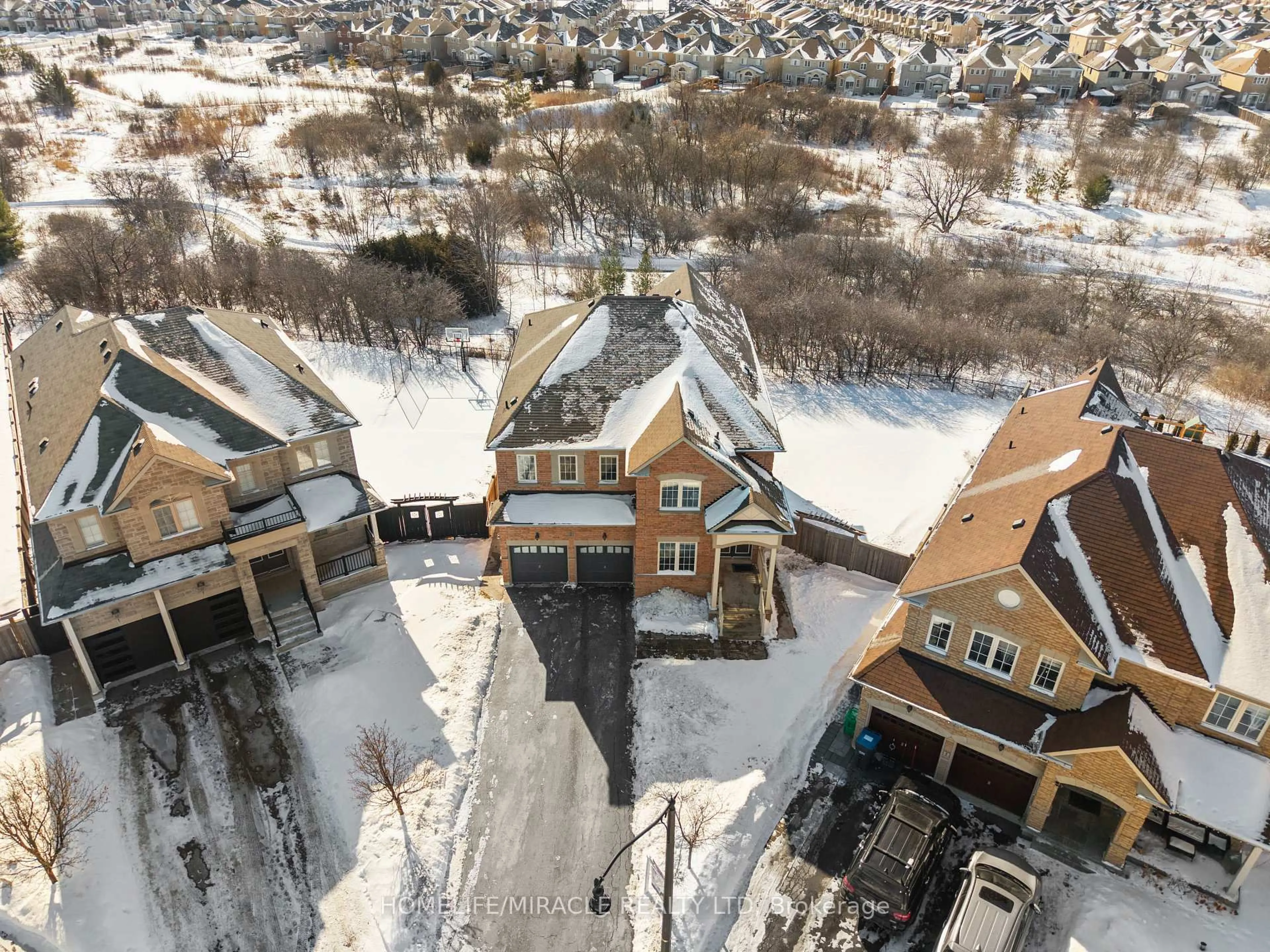 A pic from outside/outdoor area/front of a property/back of a property/a pic from drone, city buildings view from balcony for 8 Everlasting Crt, Brampton Ontario M9N 3X5