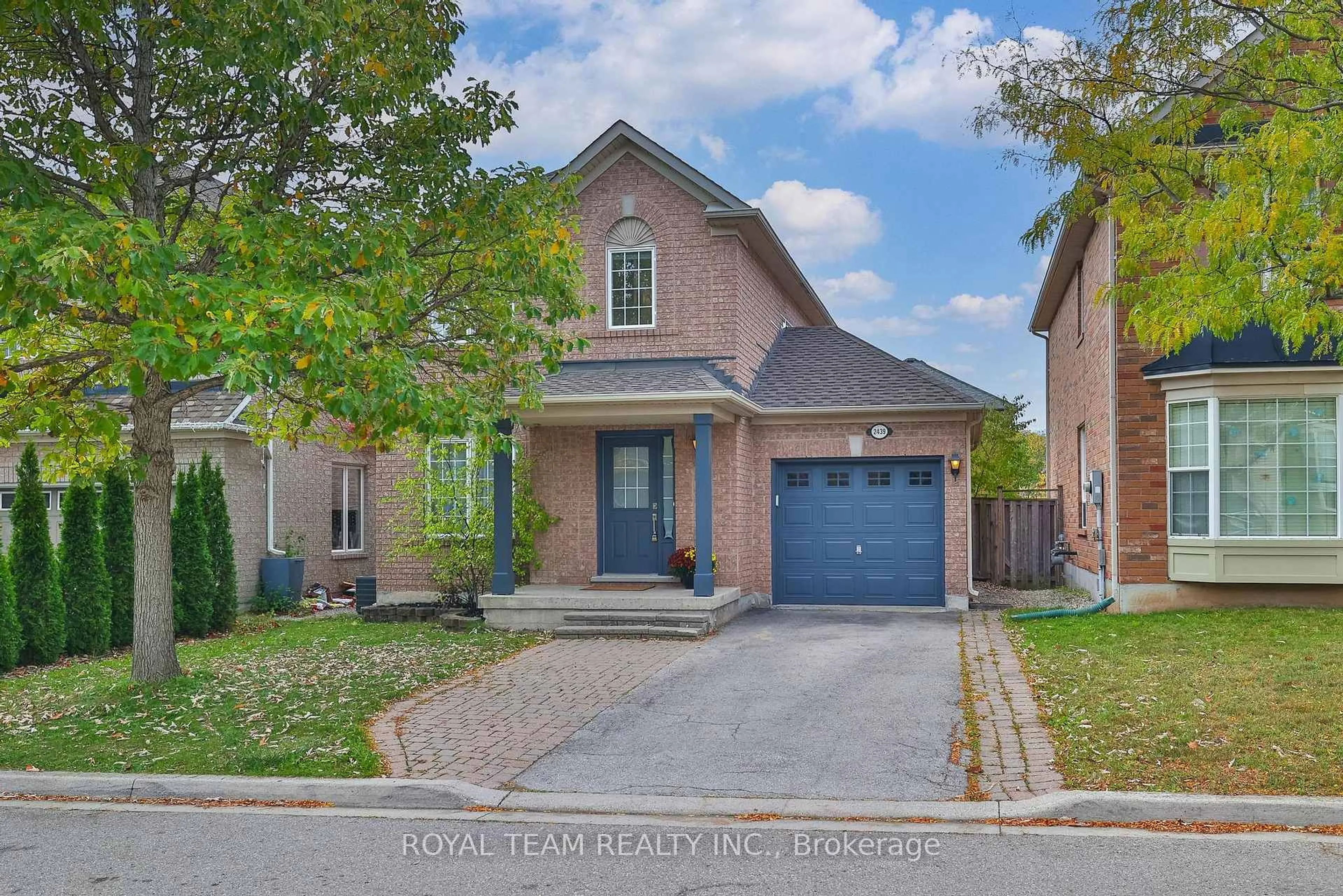 Home with brick exterior material, street for 2439 Hollybrook Dr, Oakville Ontario L6M 4S8