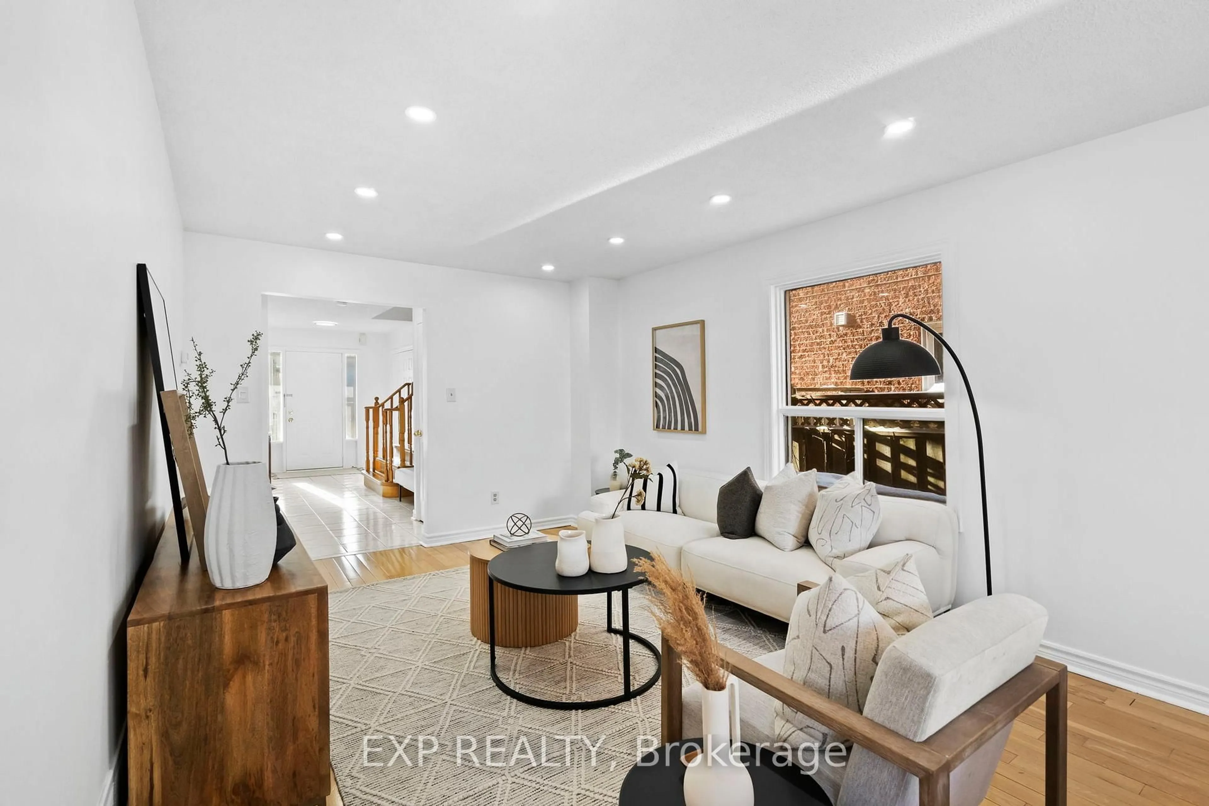 Unknown for 5029 Willowood Dr, Mississauga Ontario L5R 3R5