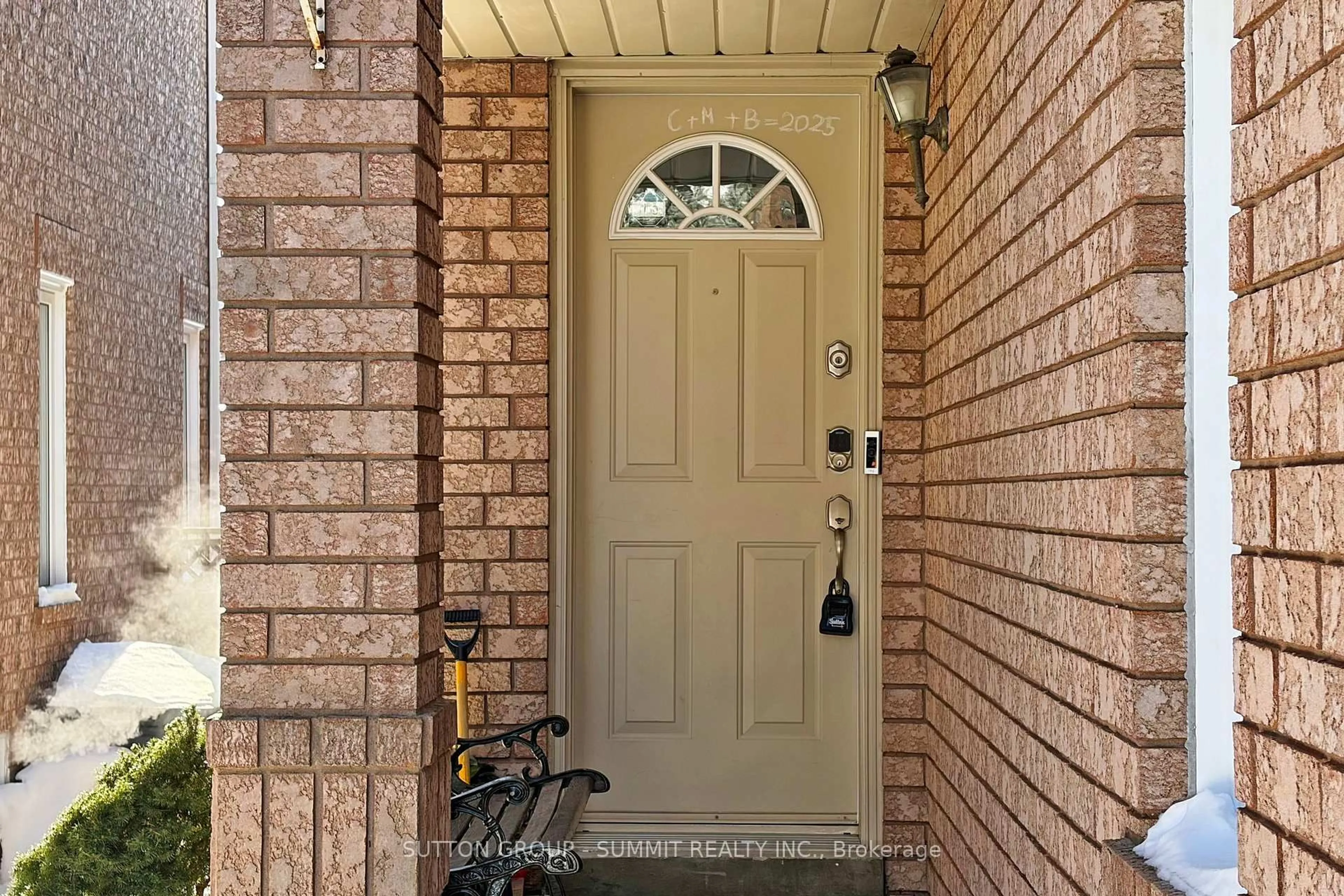 Indoor entryway for 1249 Foxglove Pl, Mississauga Ontario L5V 2N3