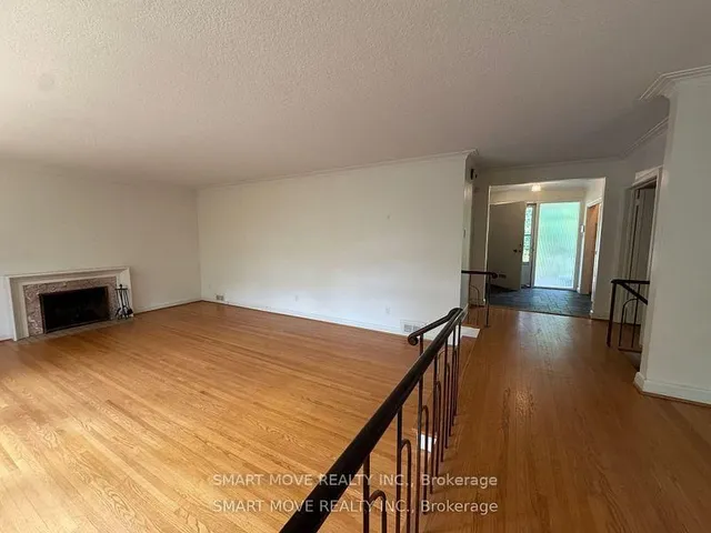 11 Valecrest Dr, Toronto 5