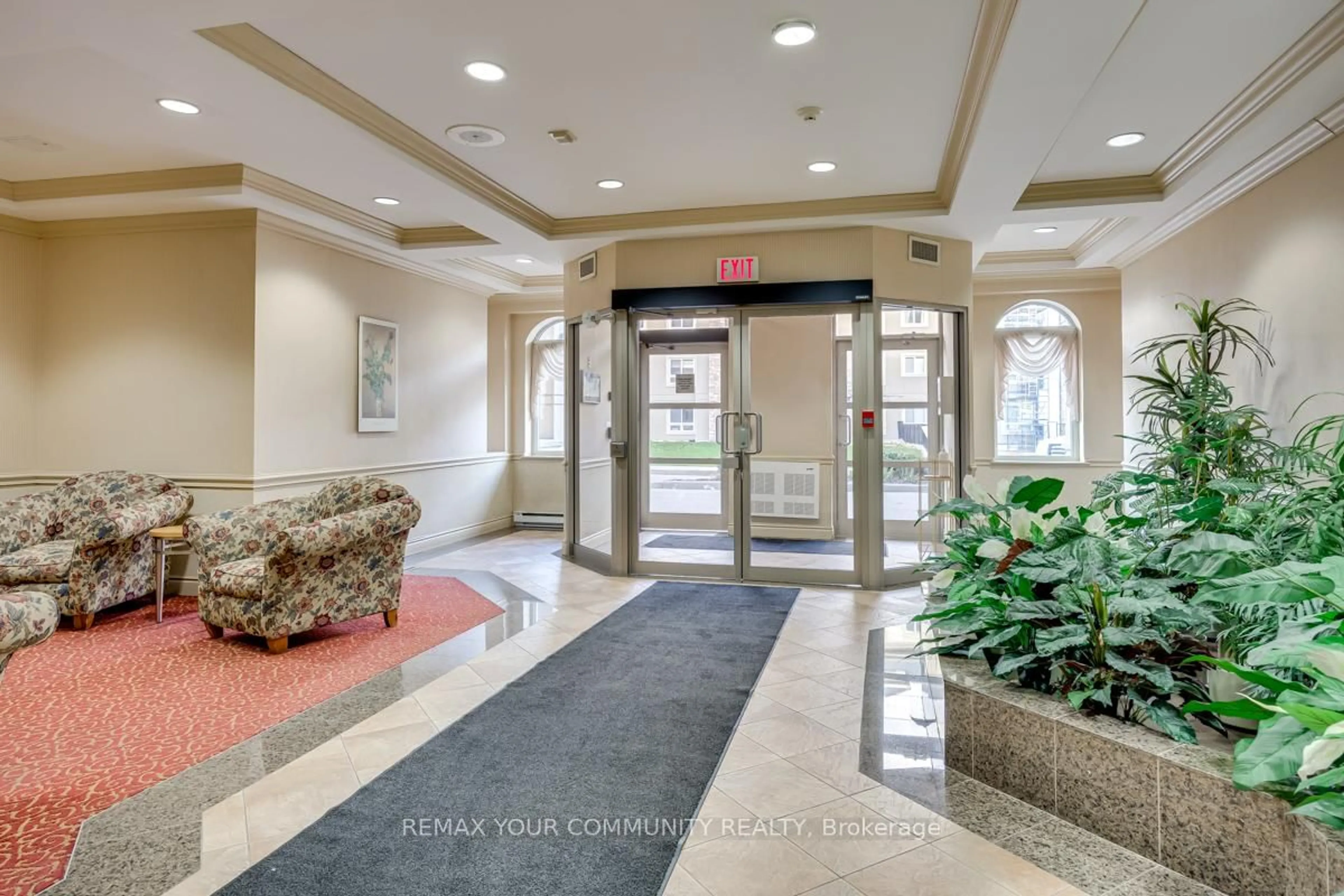 Indoor foyer for 7 Dayspring Circ #601, Brampton Ontario L6B 1P8