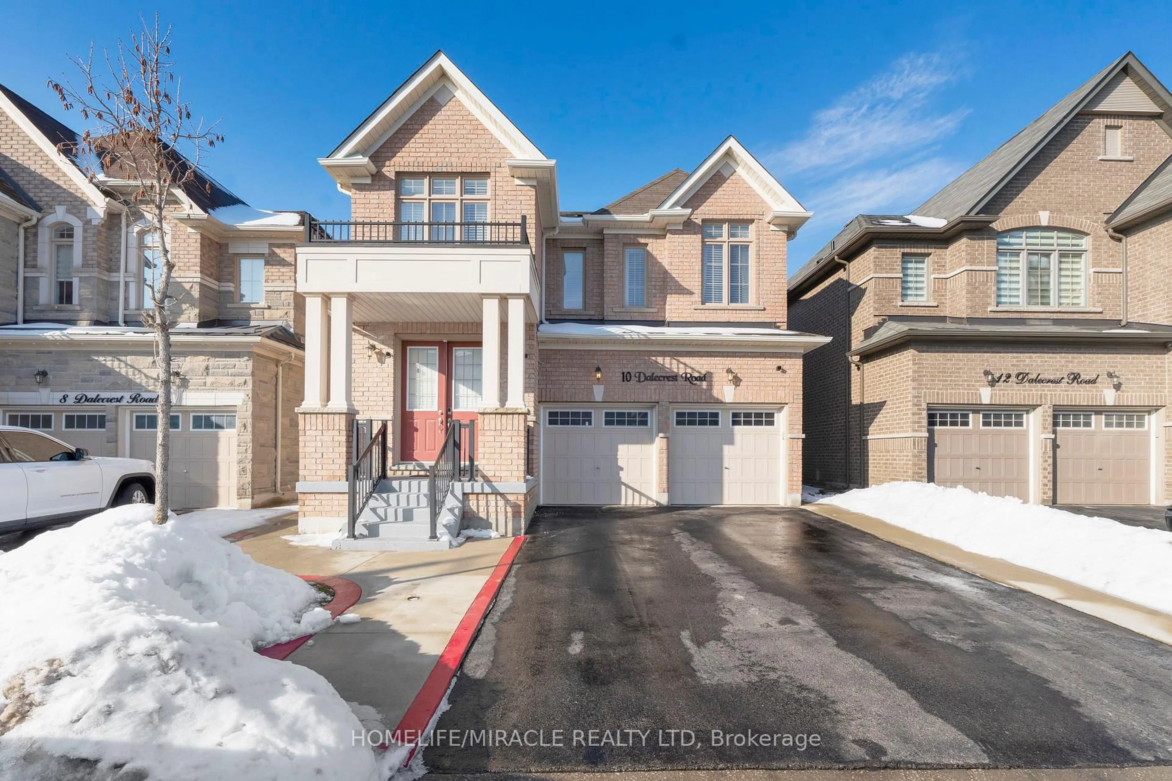Home with brick exterior material, street for 10 Dalecrest Rd, Brampton Ontario L6X 5N3