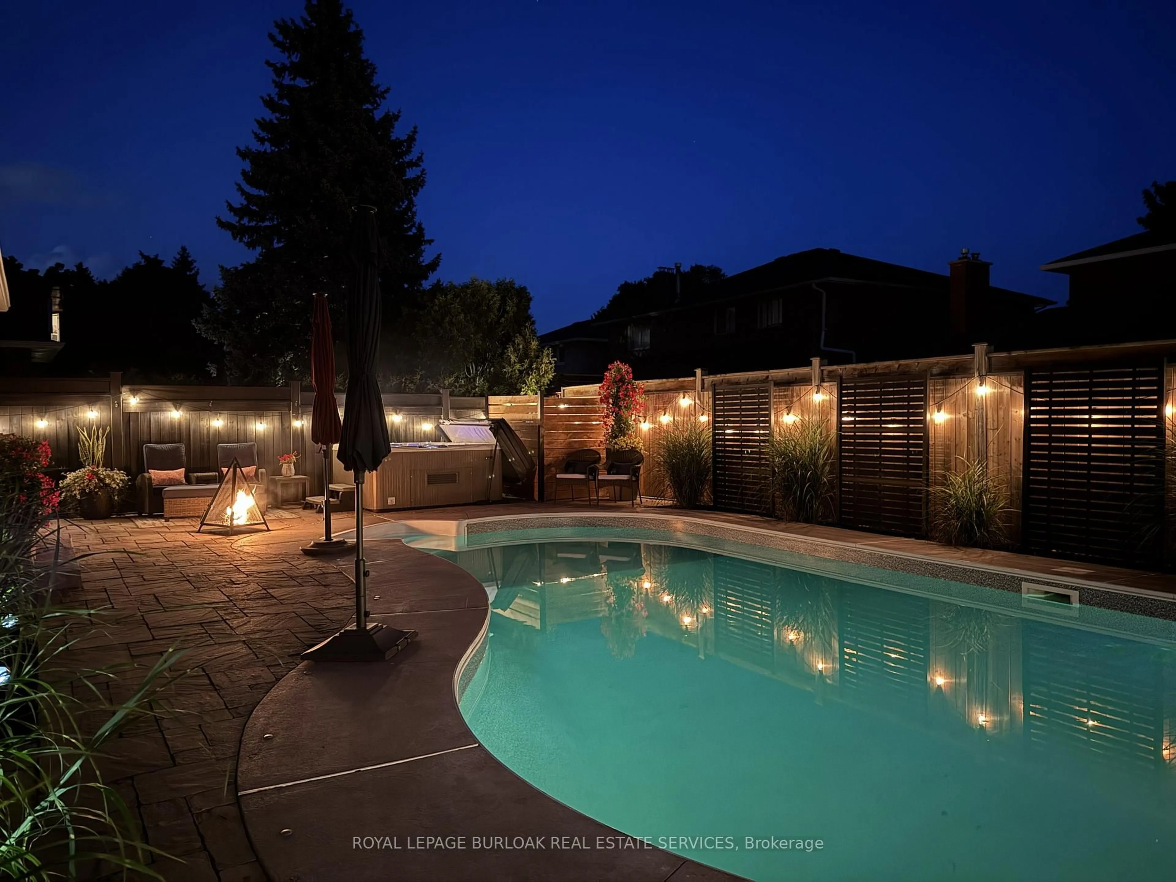 Pool for 565 Harmony Ave, Burlington Ontario L7N 3S7