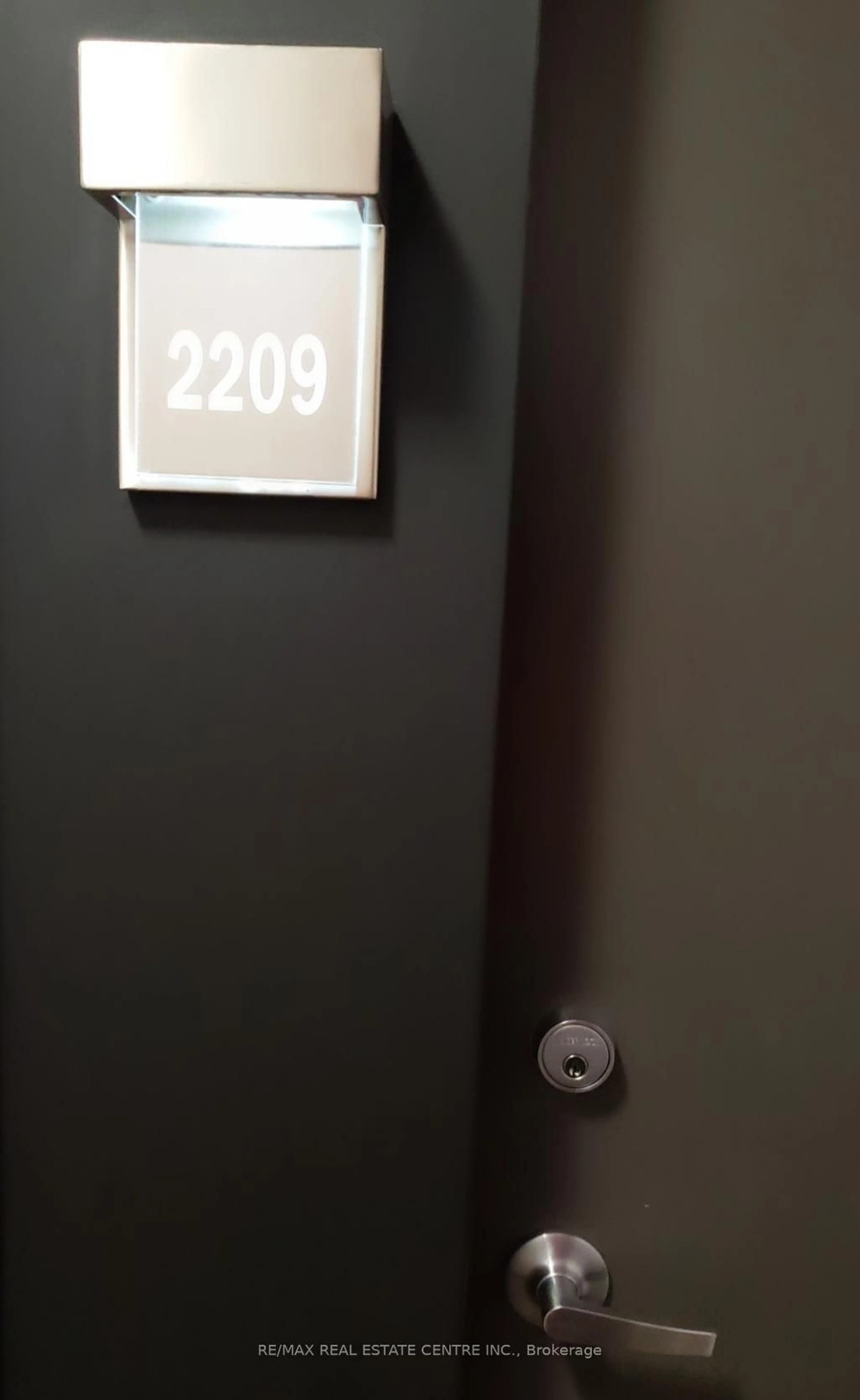 A pic of a room for 223 Webb Dr #2209, Mississauga Ontario L5B 0E8