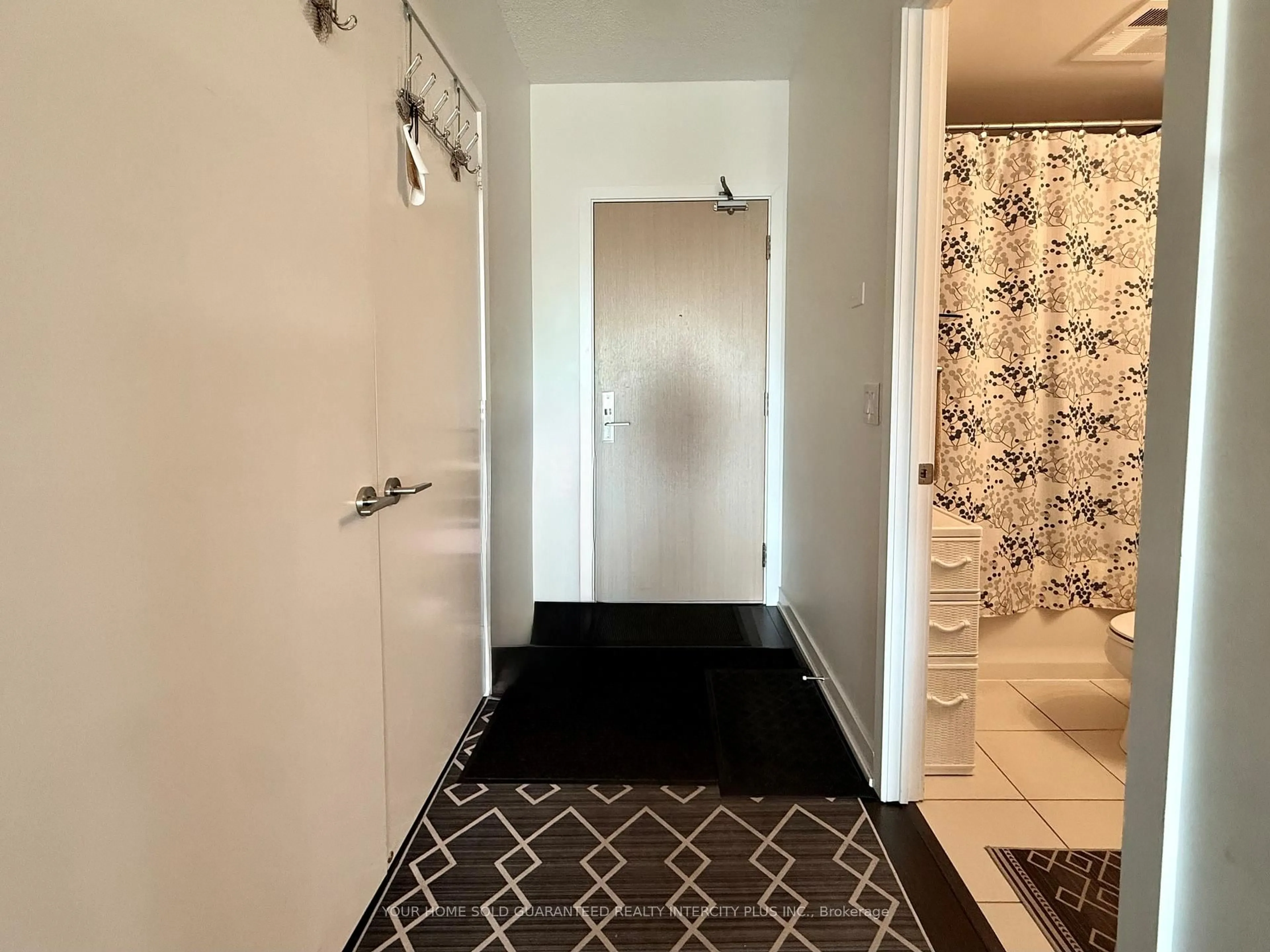 Indoor entryway for 16 McAdam Ave #302, Toronto Ontario M6A 0B9