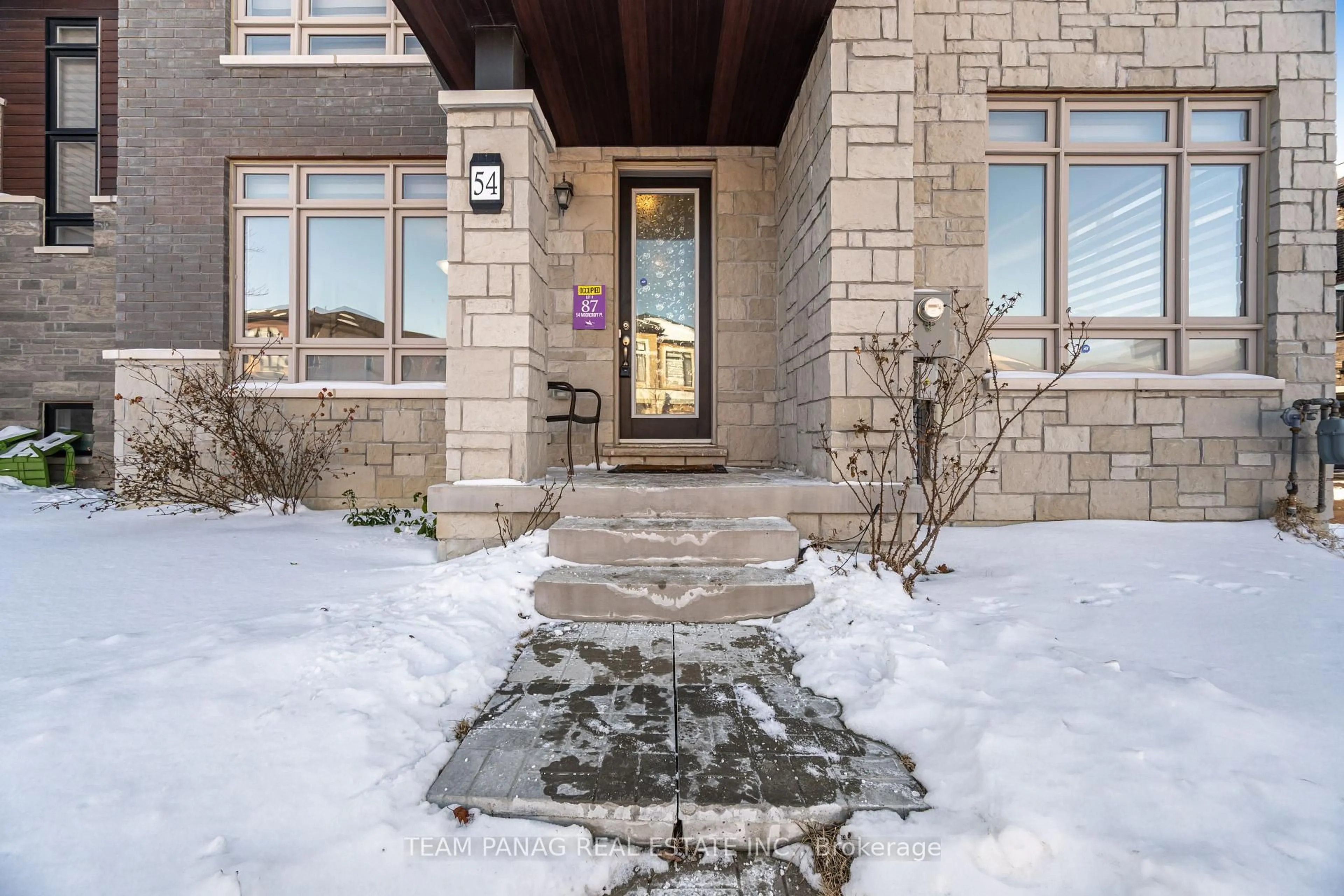 Indoor entryway for 54 Moorcroft Pl, Brampton Ontario L6S 2K9