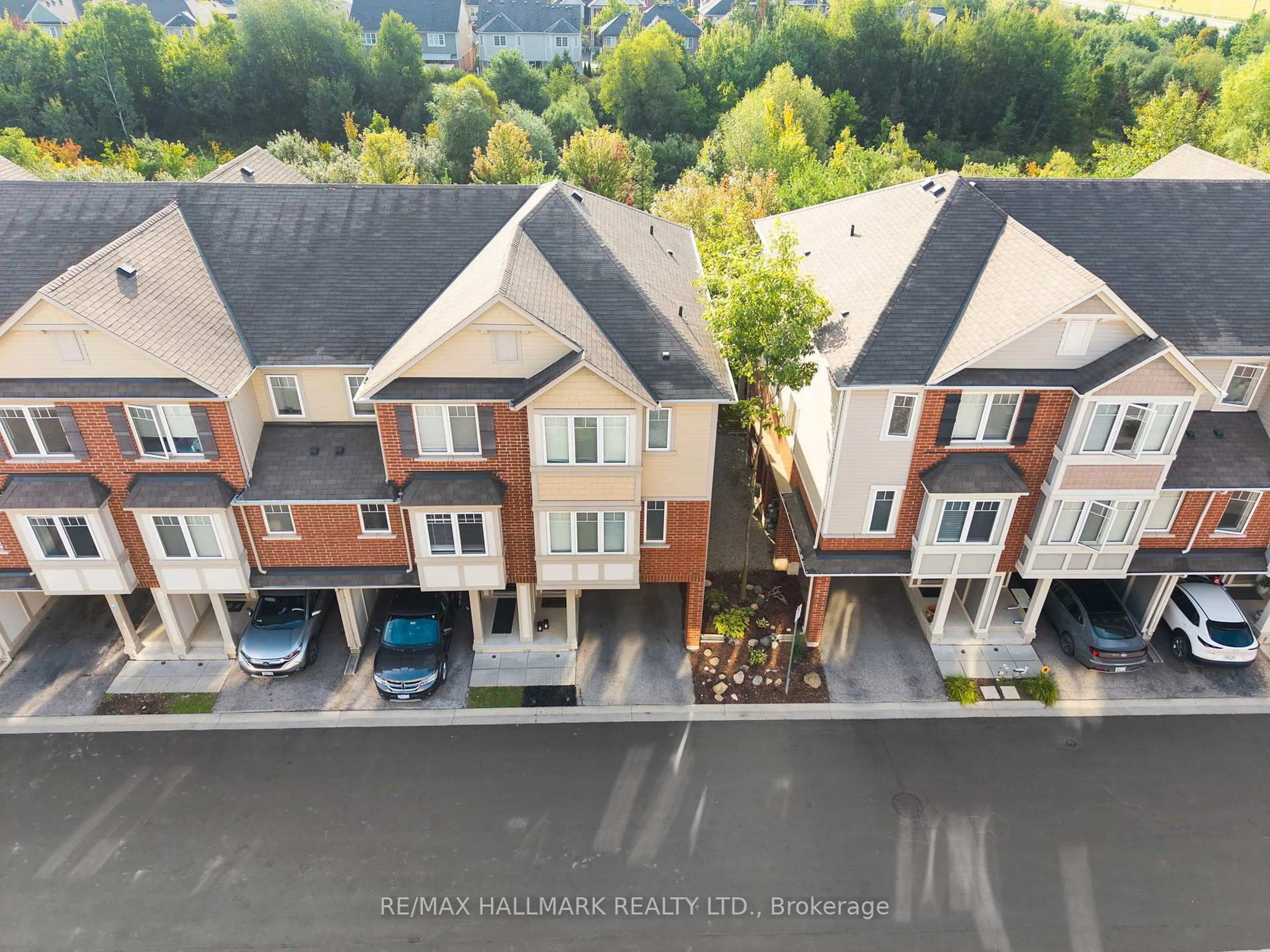 A pic from outside/outdoor area/front of a property/back of a property/a pic from drone, city buildings view from balcony for 6020 Derry Rd #56, Milton Ontario L9T 8L6