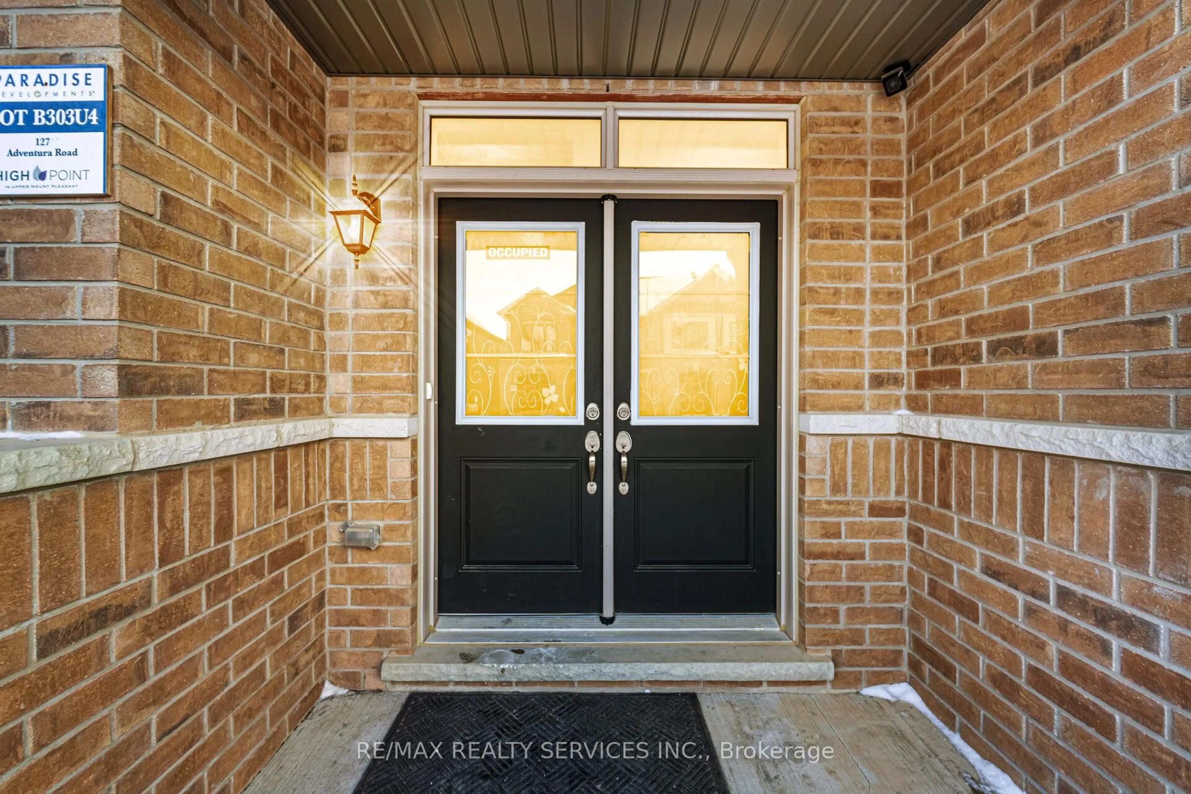 Indoor entryway for 127 ADVENTURA Rd, Brampton Ontario L7A 5A7
