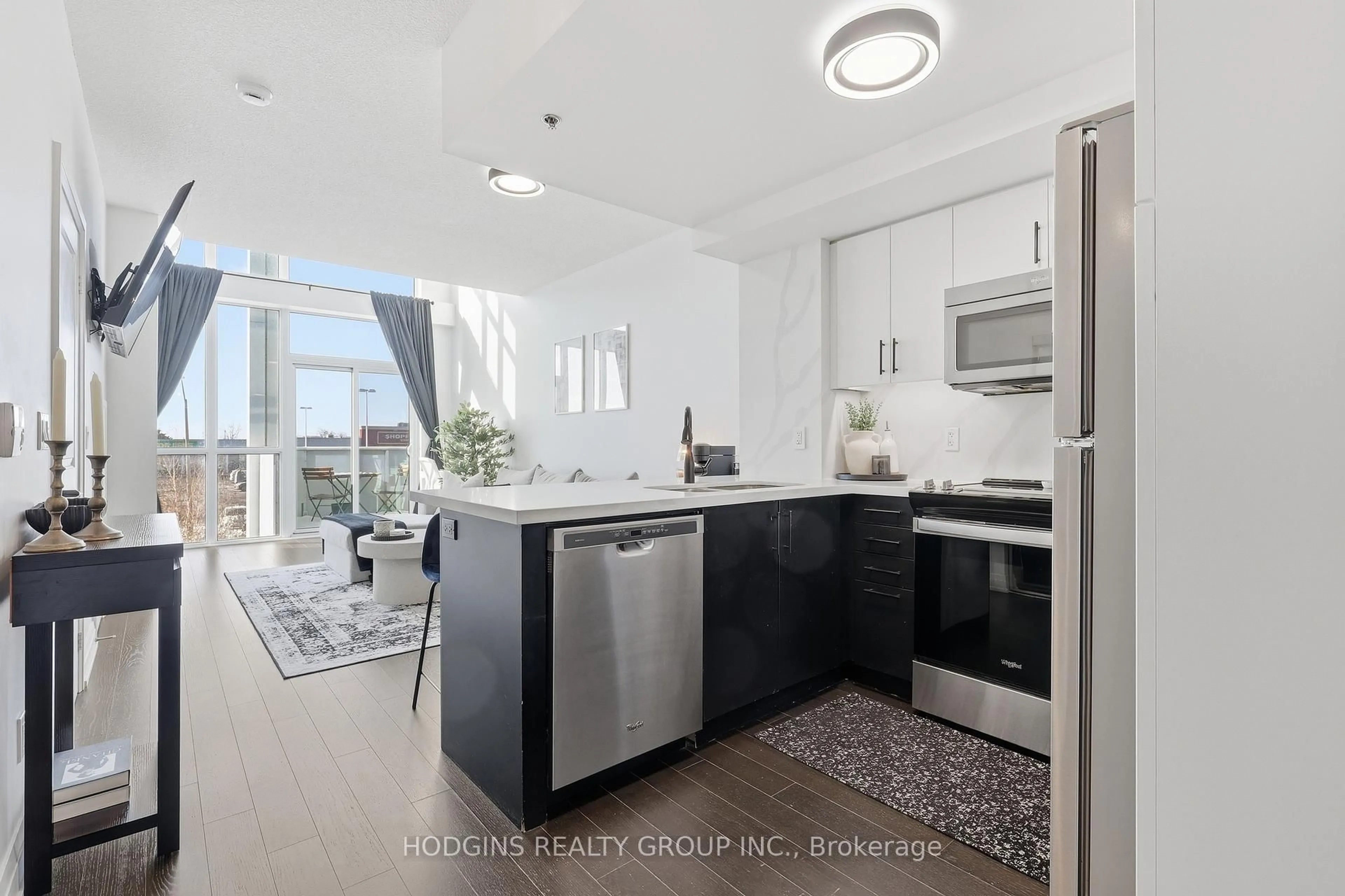 Open concept kitchen, unknown for 65 Speers Rd #214, Oakville Ontario L6K 0J1