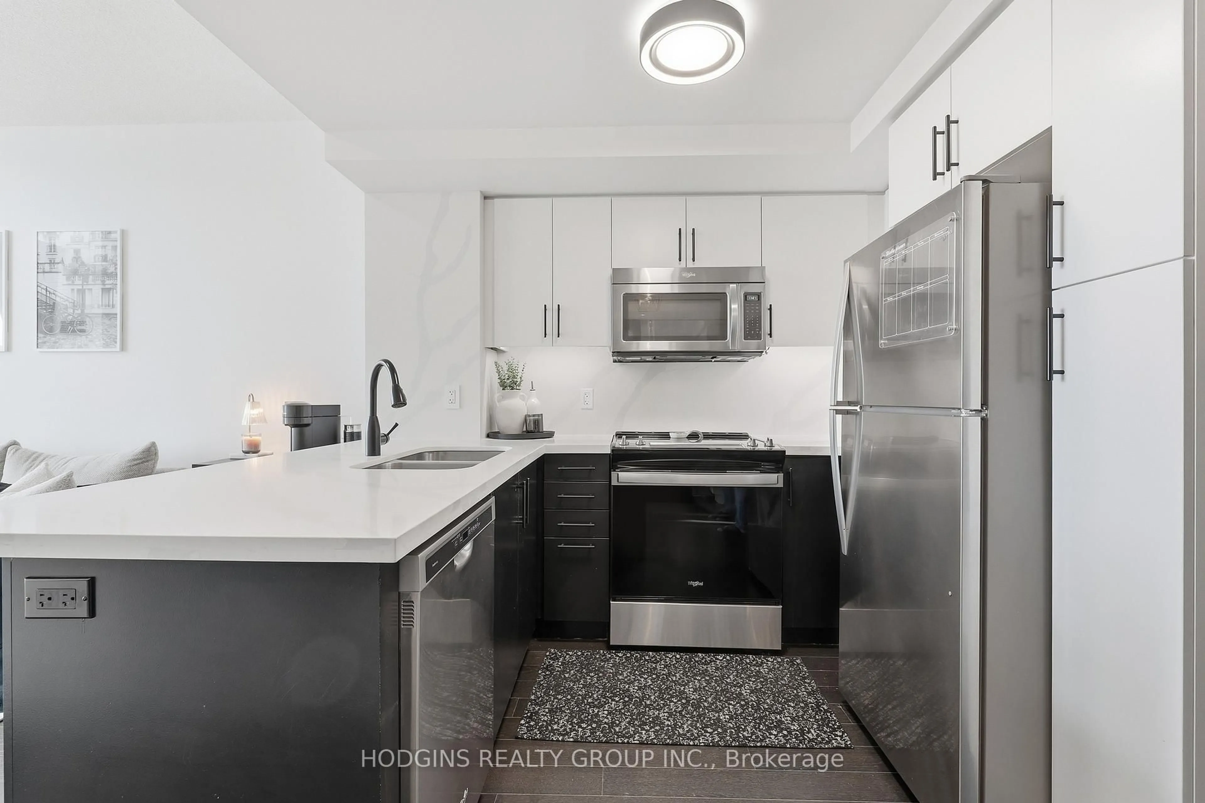 Standard kitchen, unknown for 65 Speers Rd #214, Oakville Ontario L6K 0J1