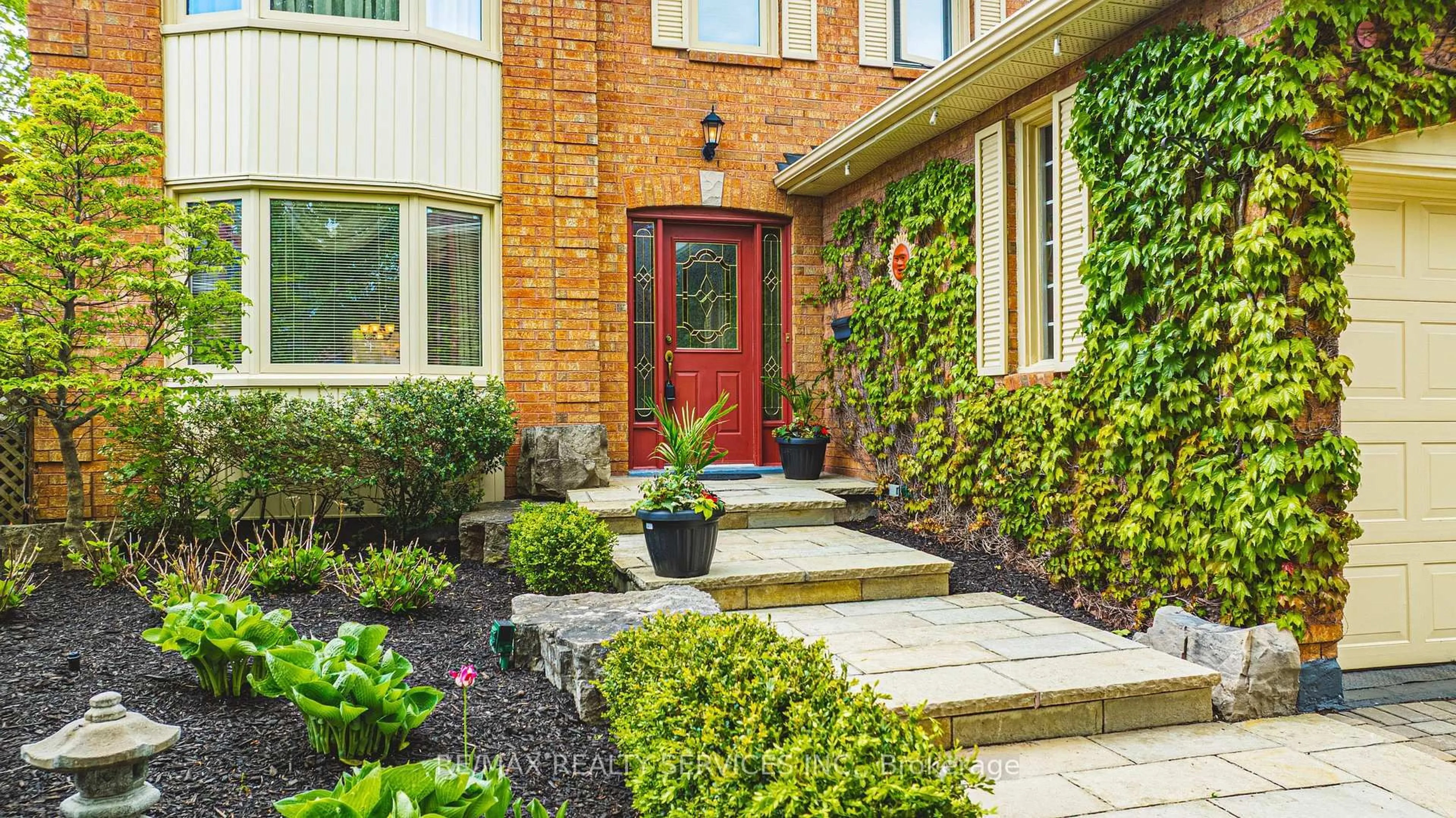 Home with brick exterior material, street for 17 Cox Cres, Brampton Ontario L6X 3G8