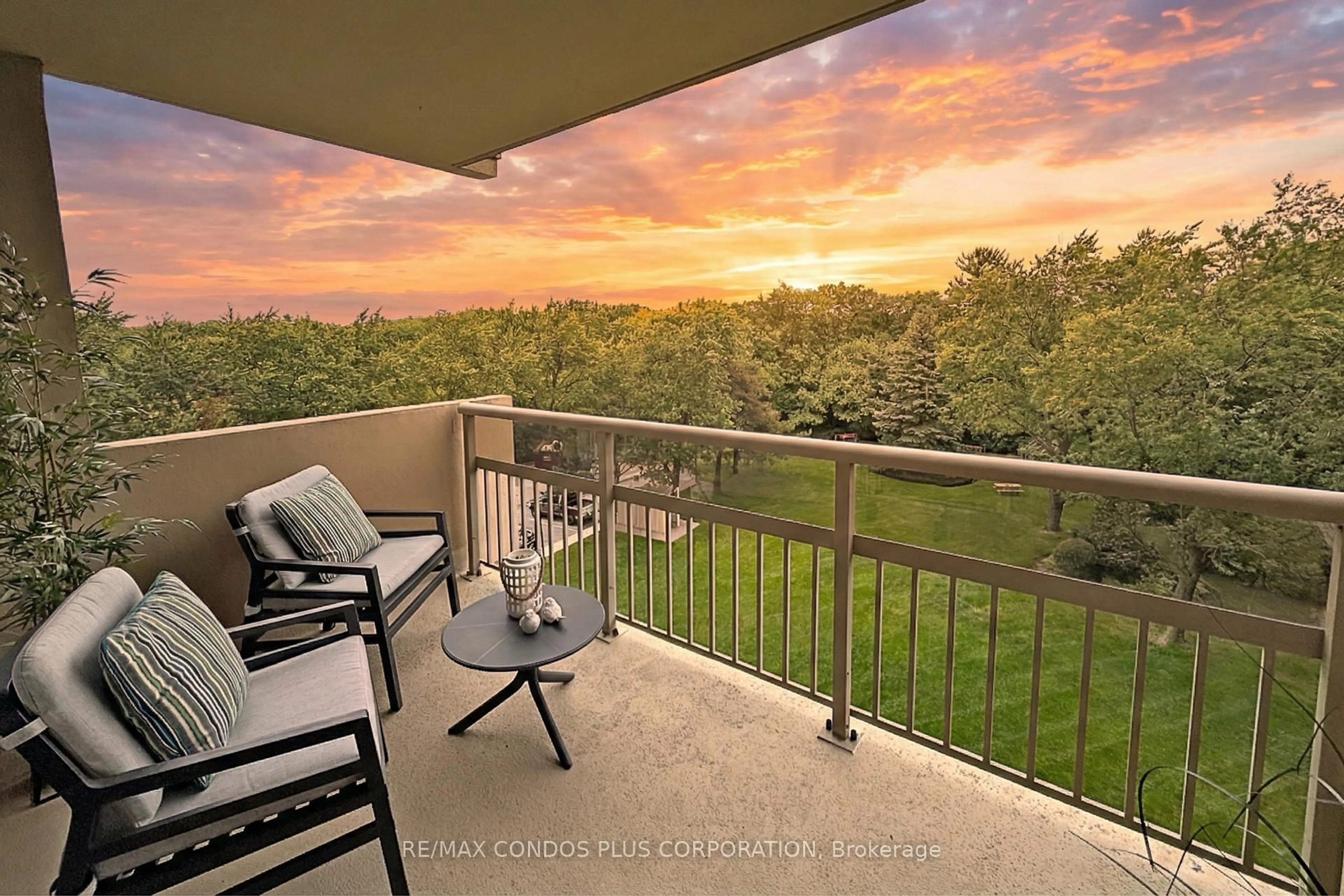 Patio, water/lake/river/ocean view for 1359 WHITE OAKS Blvd #508, Oakville Ontario L6H 0H3