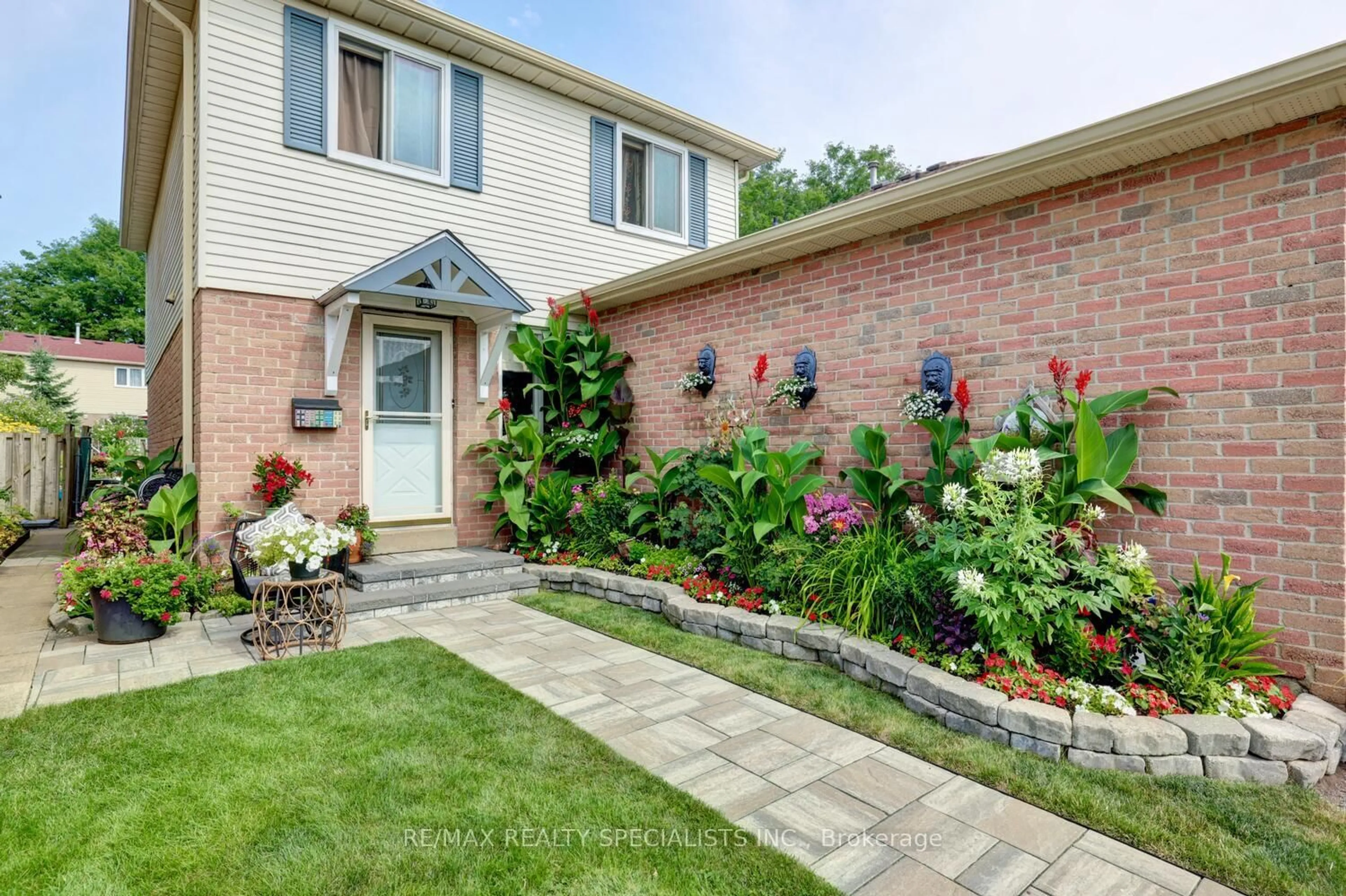 Home with brick exterior material, street for 3151 McCarron Cres, Mississauga Ontario L5N 3H4