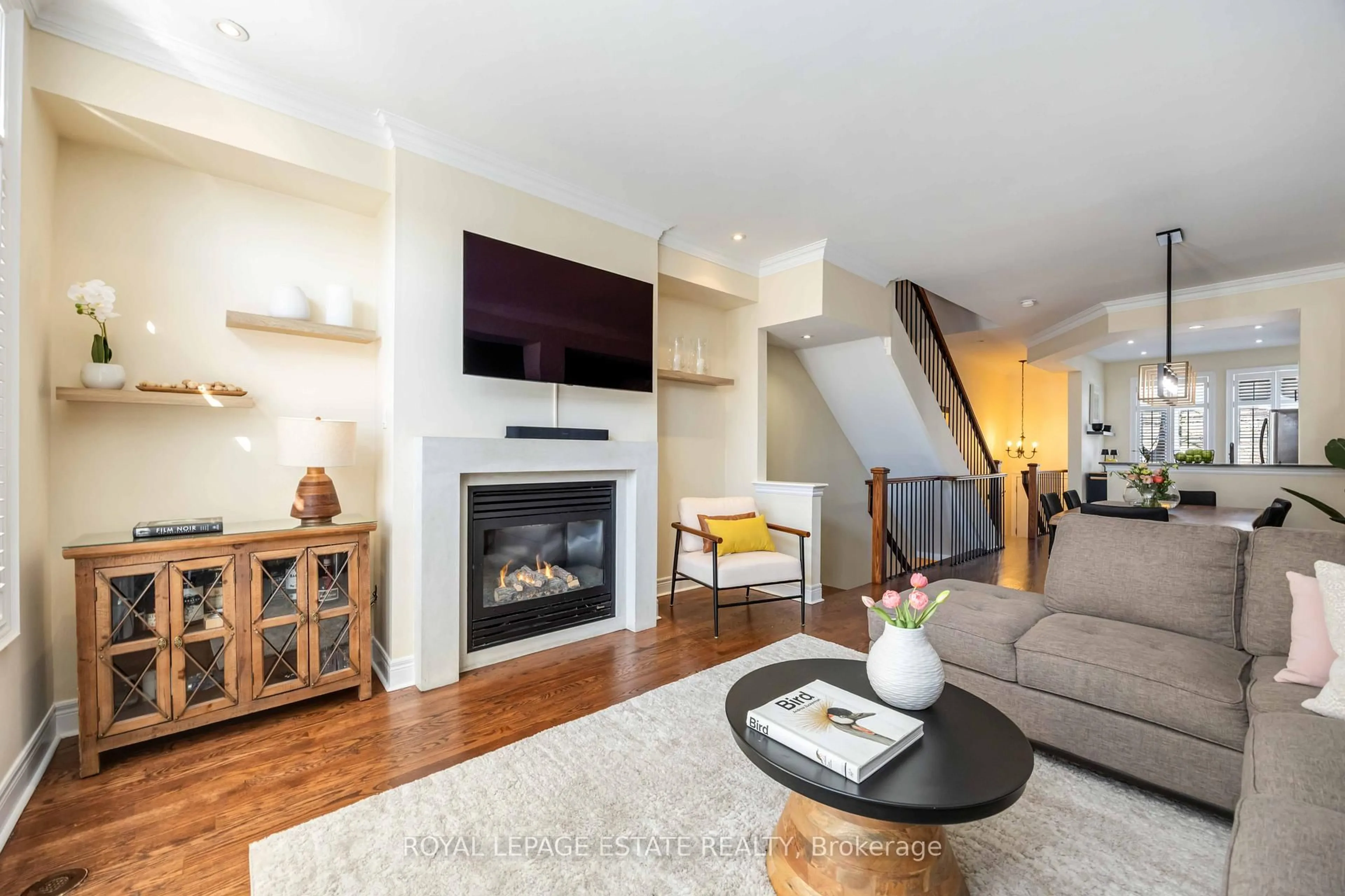 Living room with furniture, unknown for 92 Milton St, Toronto Ontario M4Y 2Y2