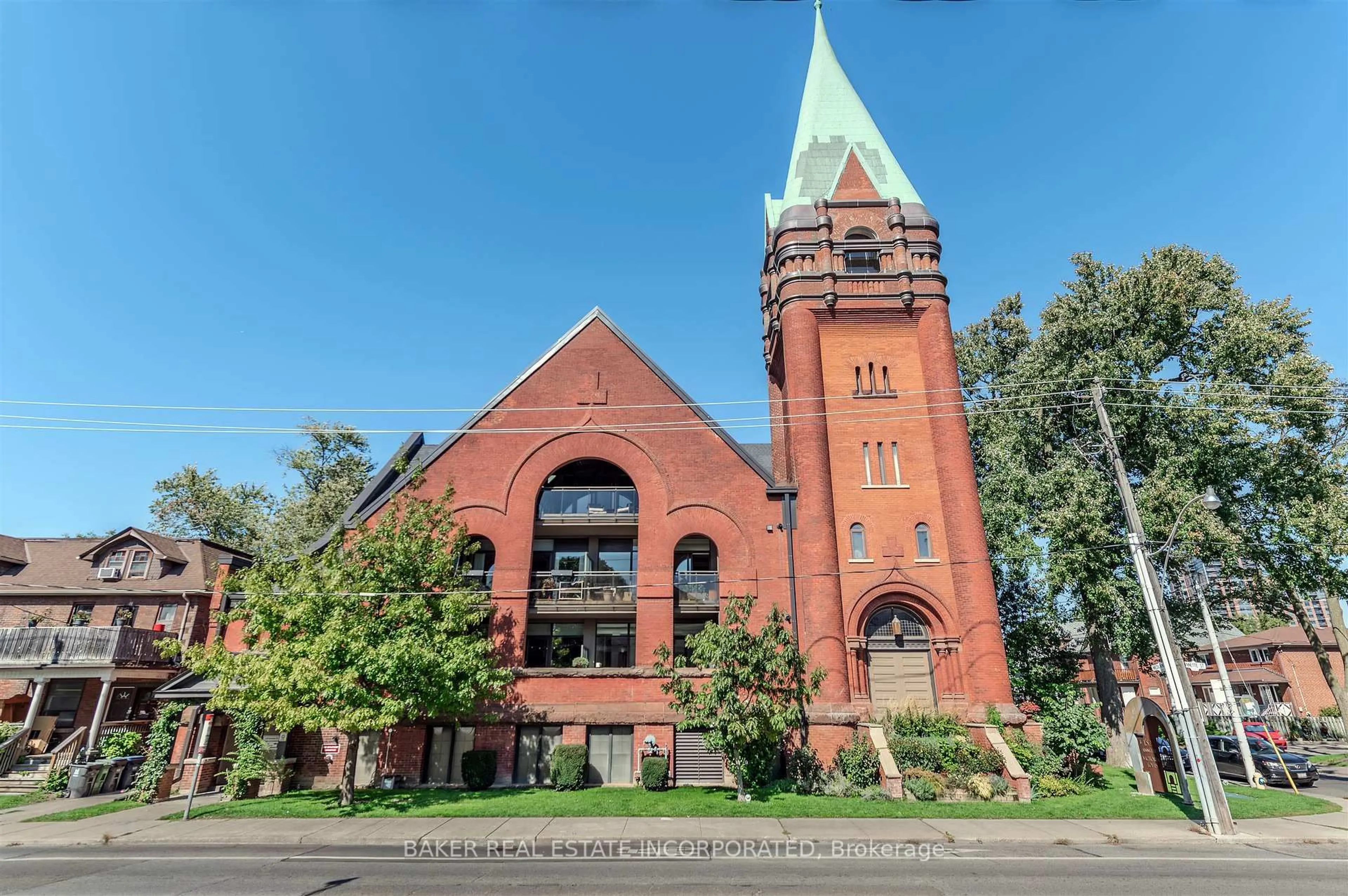 Home with brick exterior material, building for 152 Annette St #107, Toronto Ontario M6P 1P4