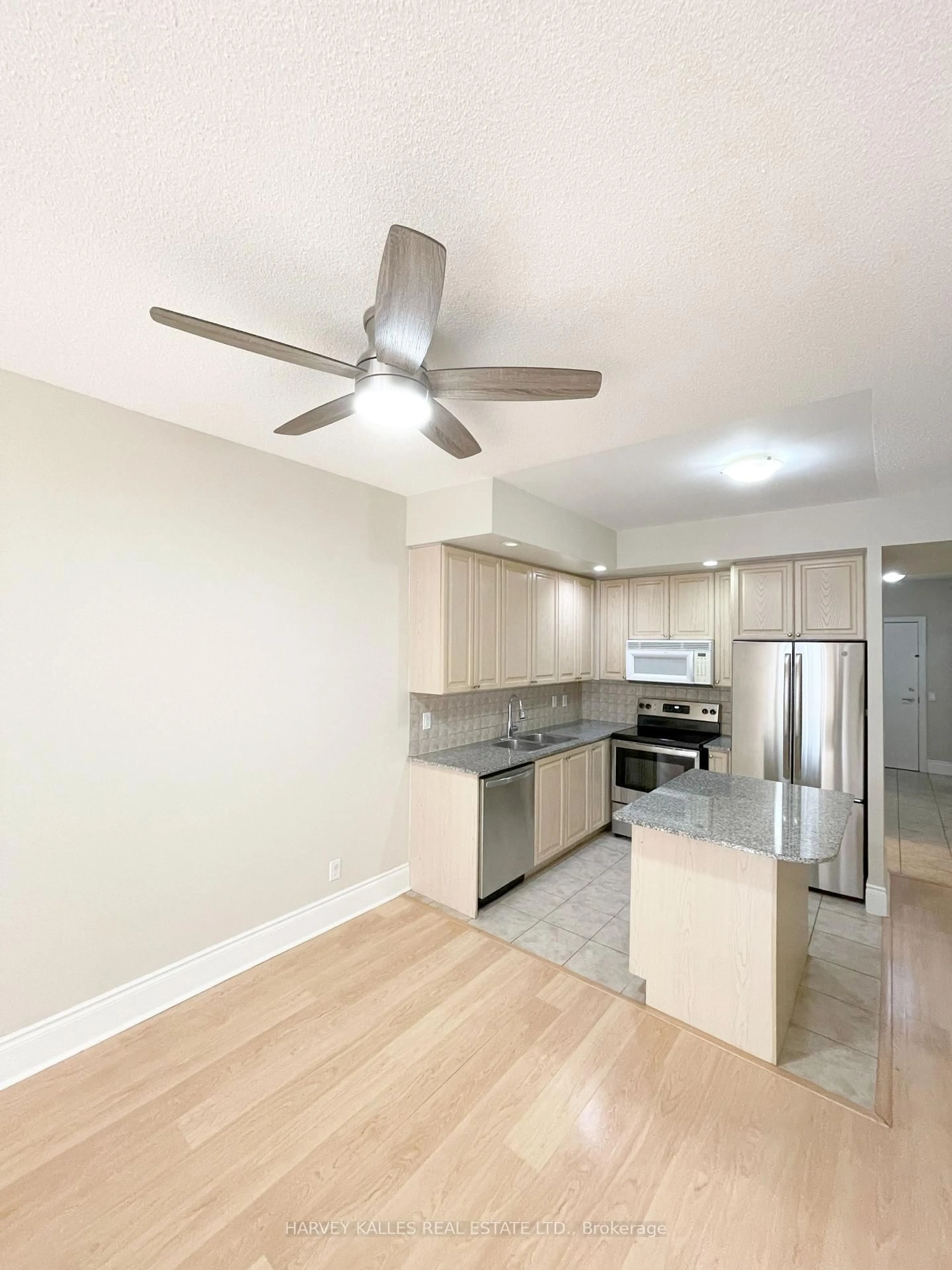 Unknown for 5233 Dundas St #316, Toronto Ontario M9B 6M1