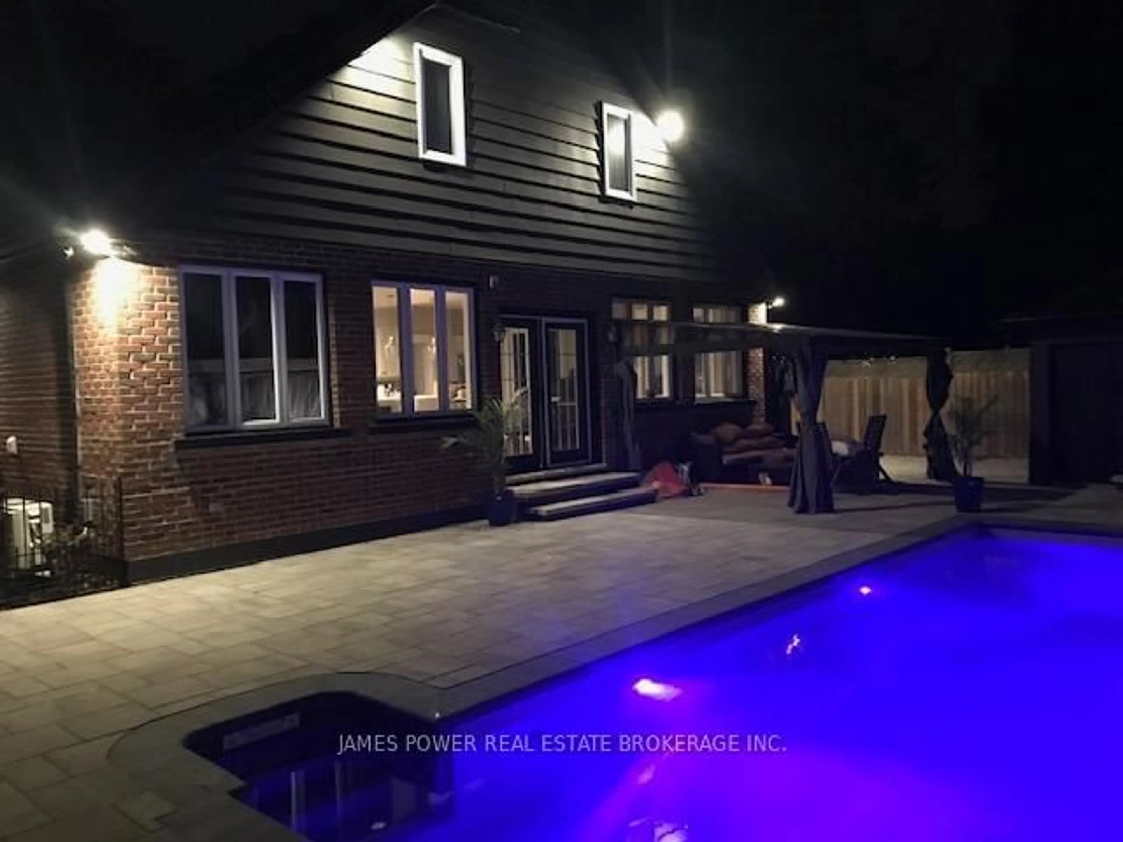 Unknown for 556 Stillwater Cres, Burlington Ontario L7T 3M7