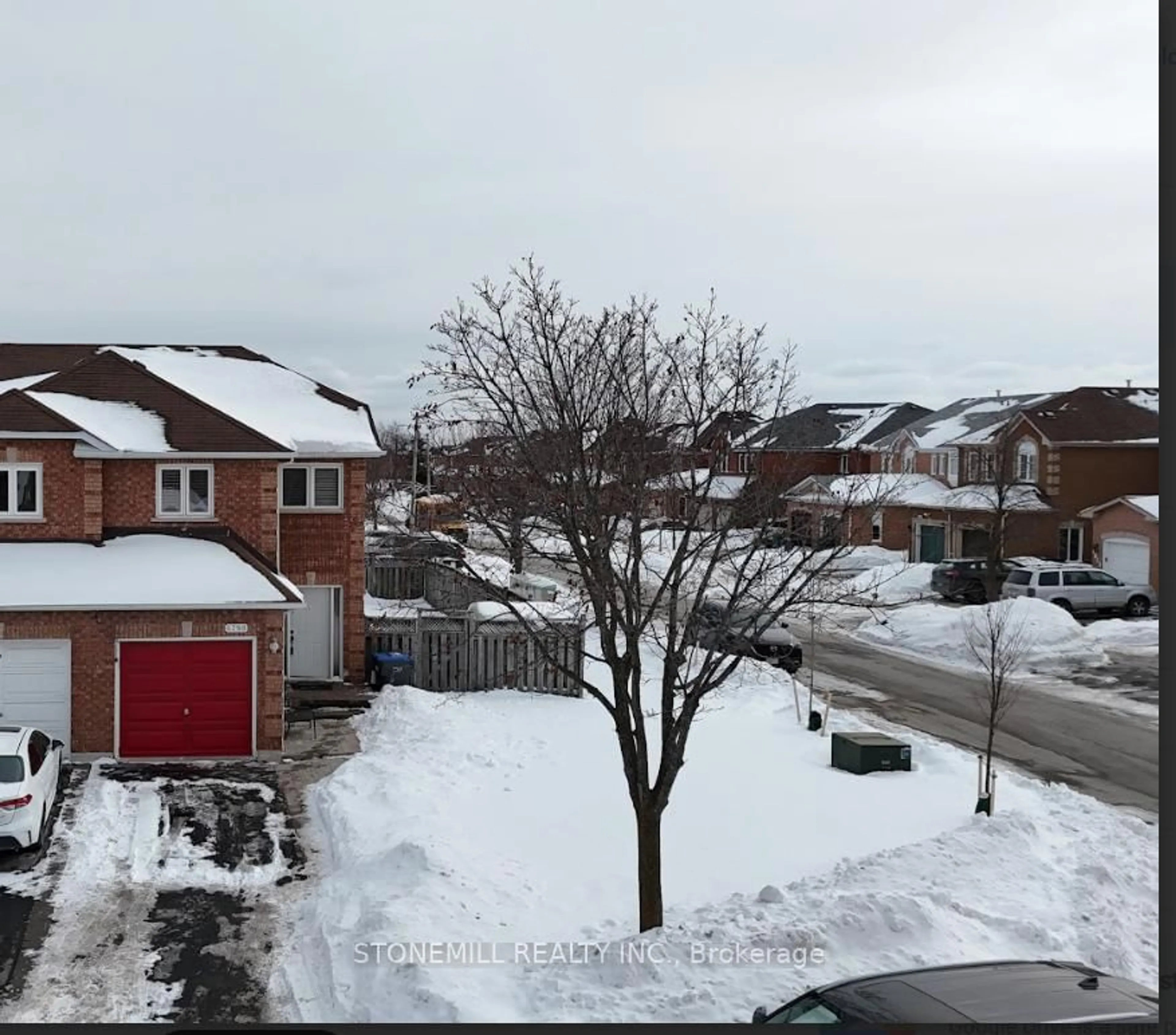A pic from outside/outdoor area/front of a property/back of a property/a pic from drone, street for 6798 Bansbridge Cres, Mississauga Ontario L5N 6T3