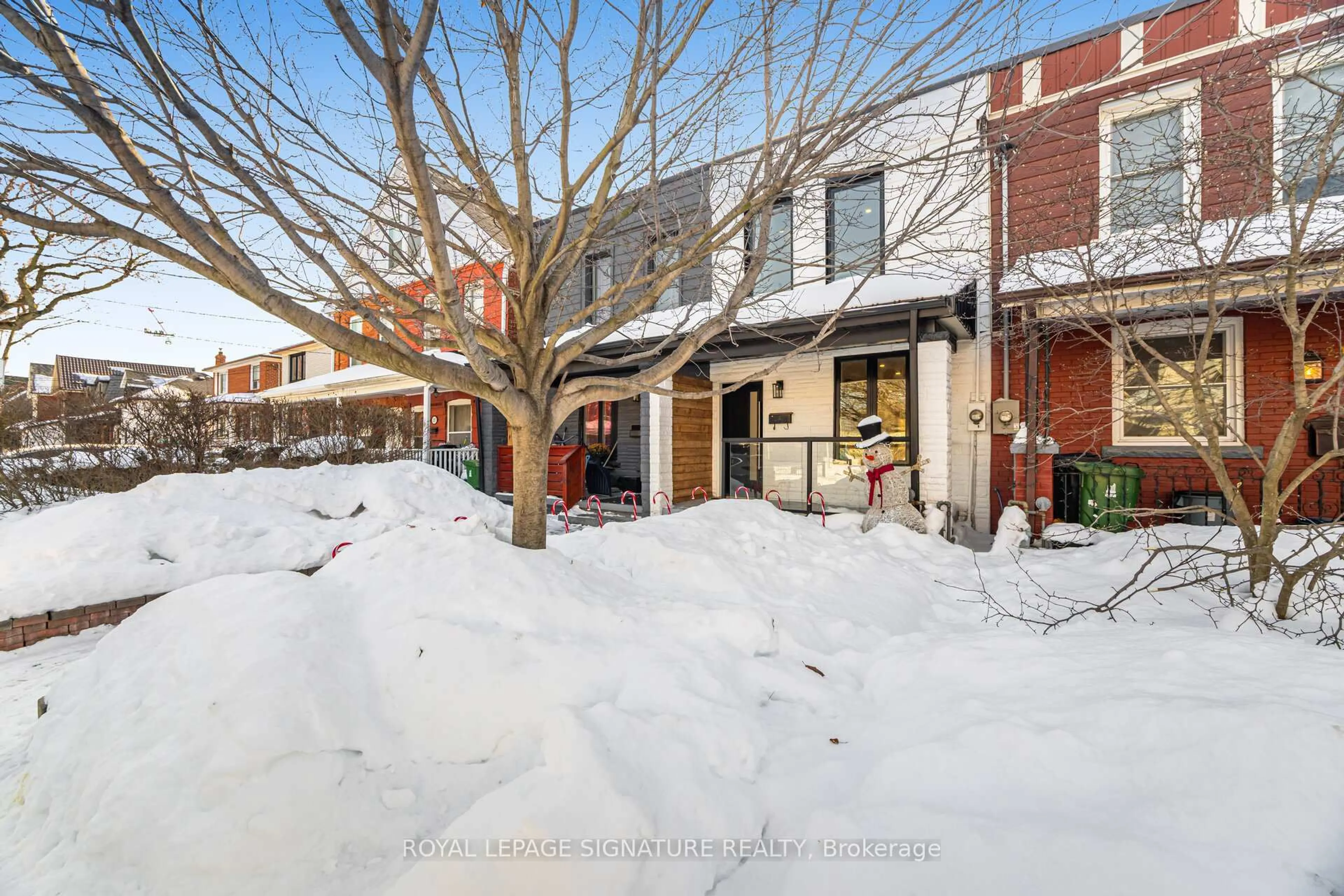 Unknown for 241 Maria St, Toronto Ontario M6P 1W6