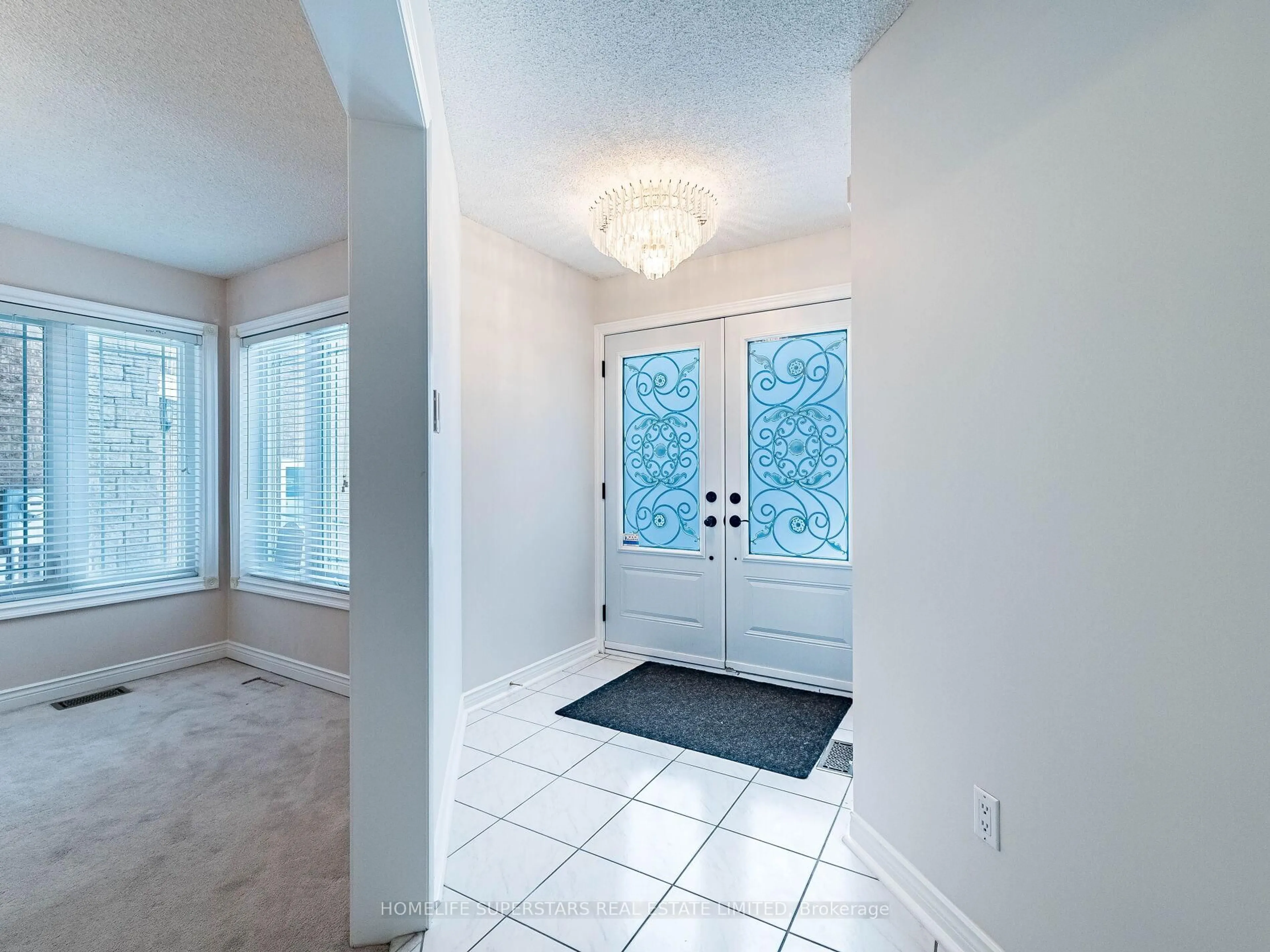 Indoor entryway for 54 Hollybush St, Brampton Ontario L6R 1A6