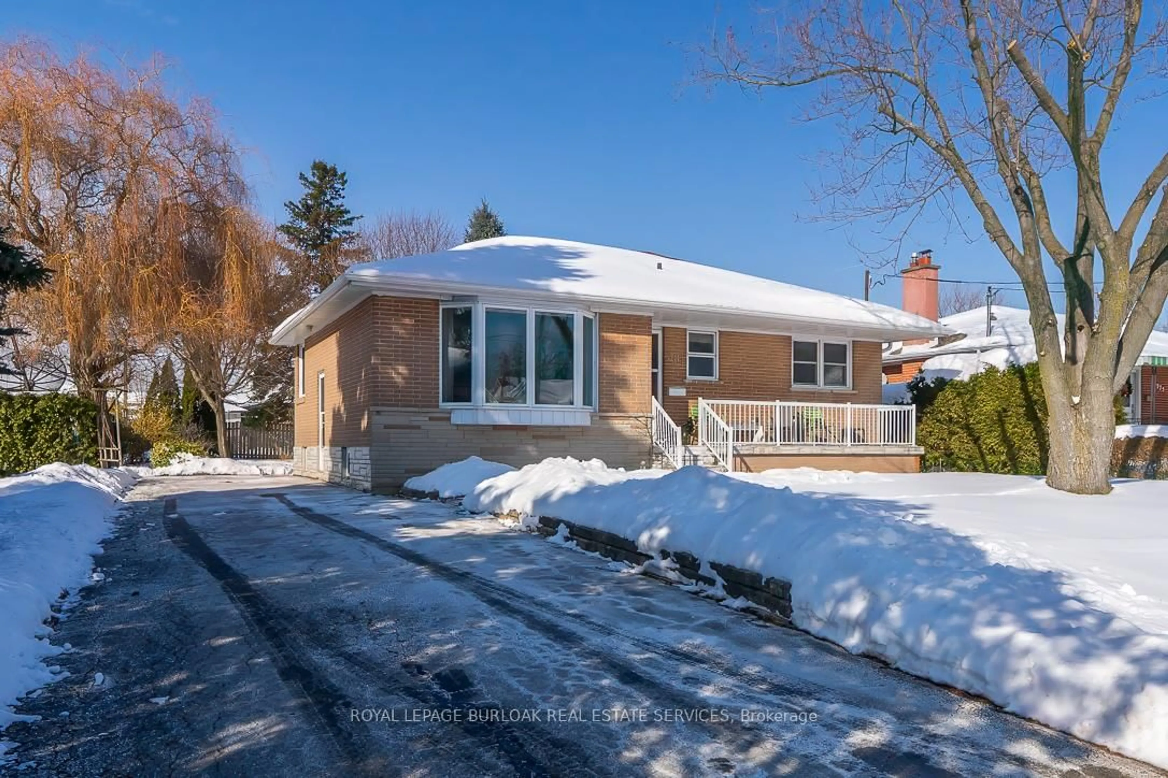 Home with brick exterior material, street for 381 Walton St, Oakville Ontario L6K 1R7