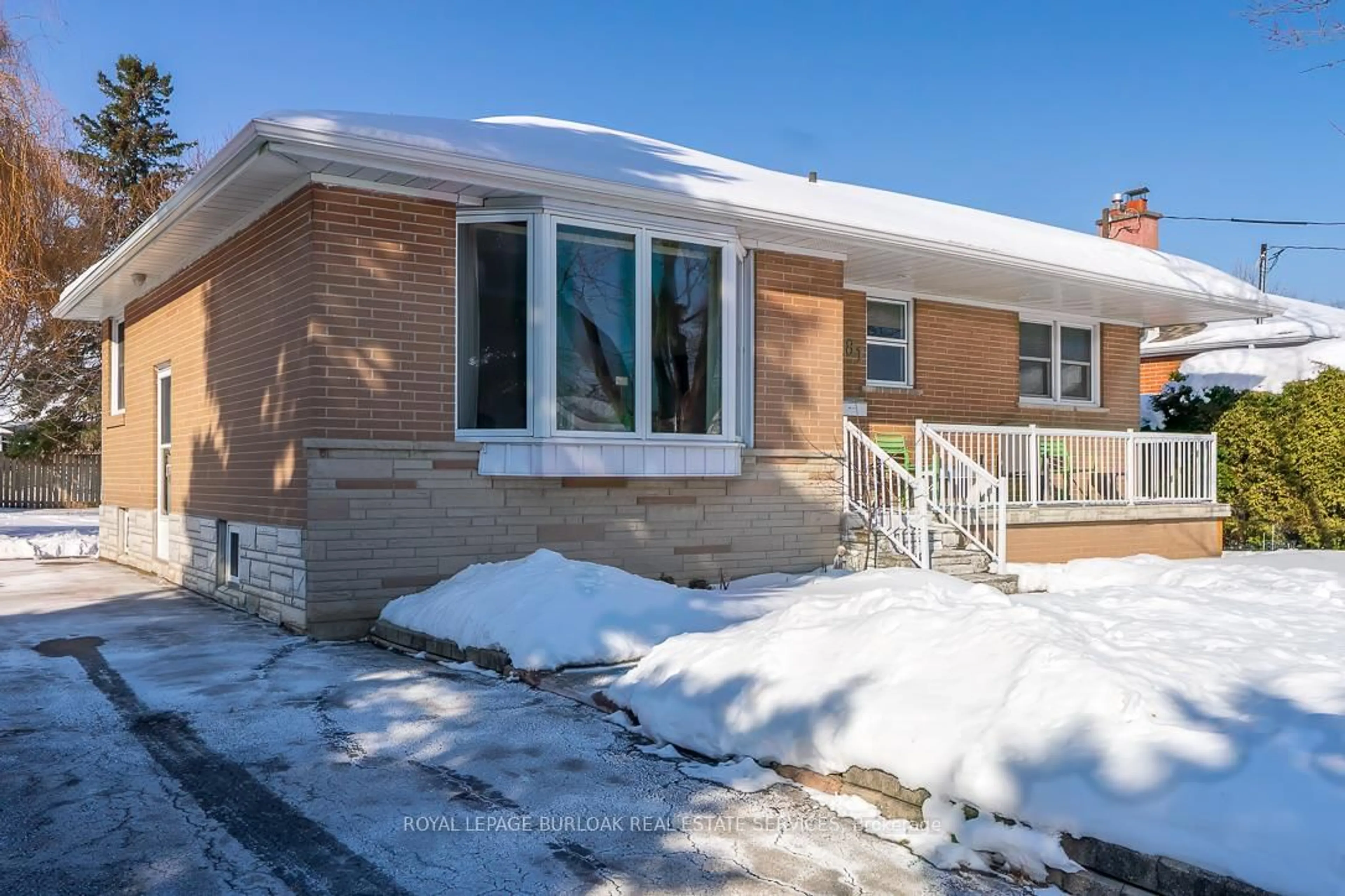 Home with brick exterior material, street for 381 Walton St, Oakville Ontario L6K 1R7
