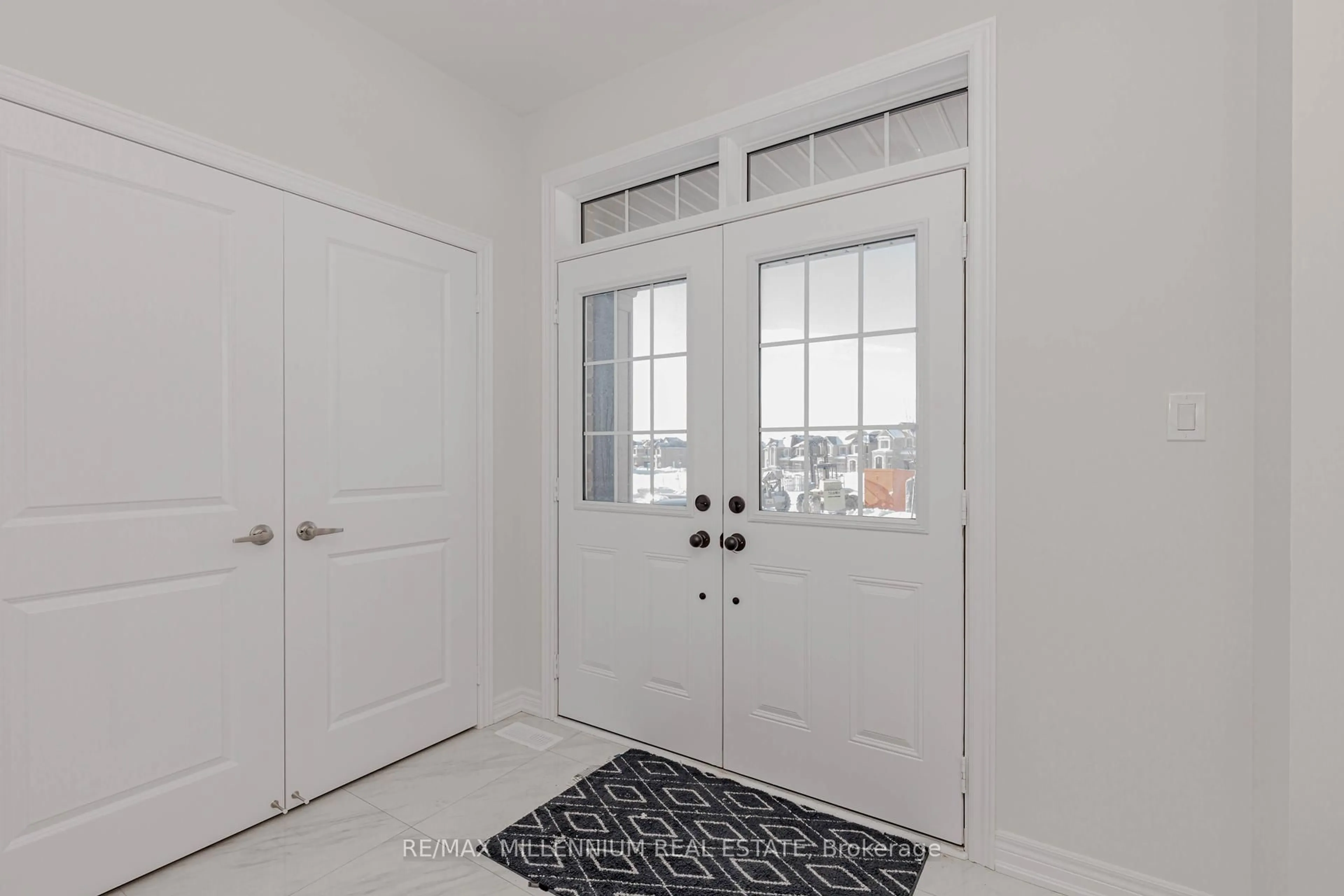 Indoor entryway for 25 Sapwood Cres, Brampton Ontario L6Z 0K8