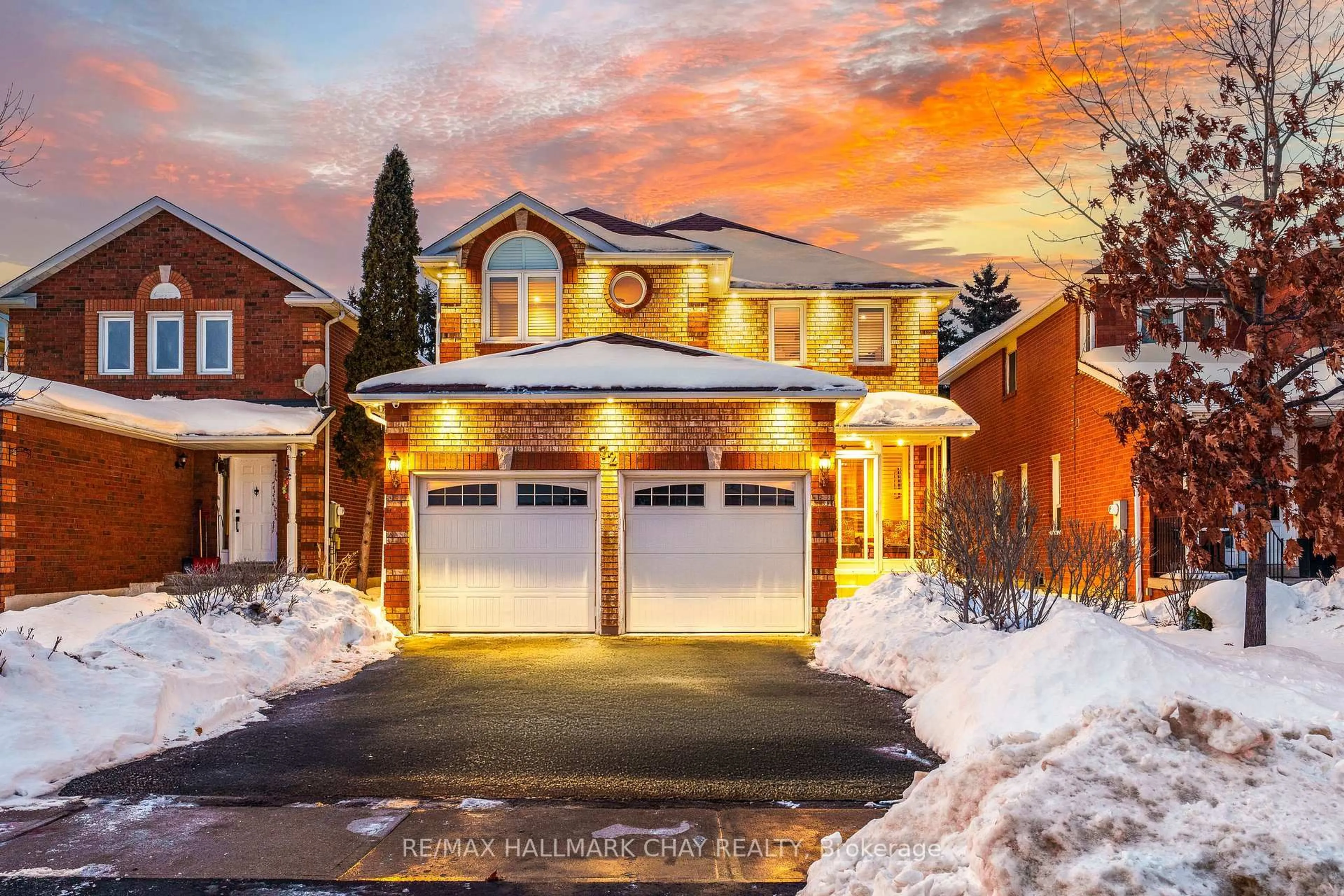 Home with brick exterior material, street for 72 Ravenscliffe Crt, Brampton Ontario L6X 4N9