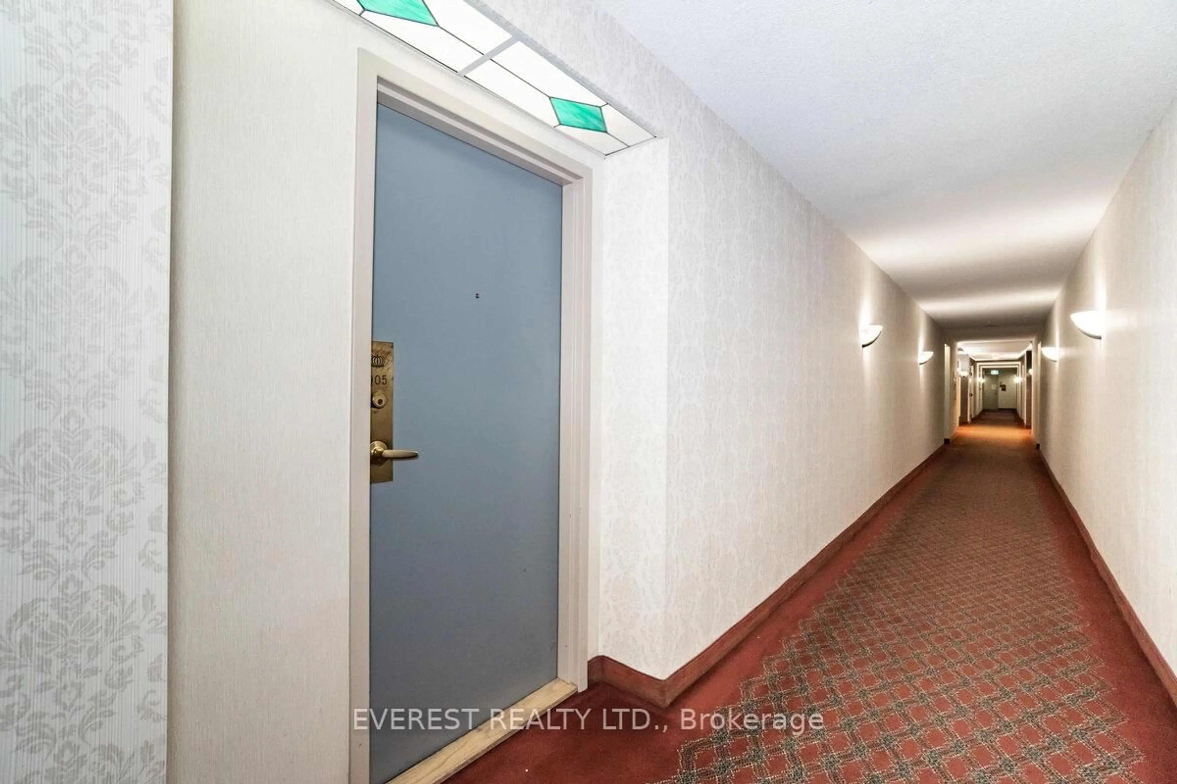 Indoor foyer for 10 Malta Ave #905, Brampton Ontario L6Y 4G6