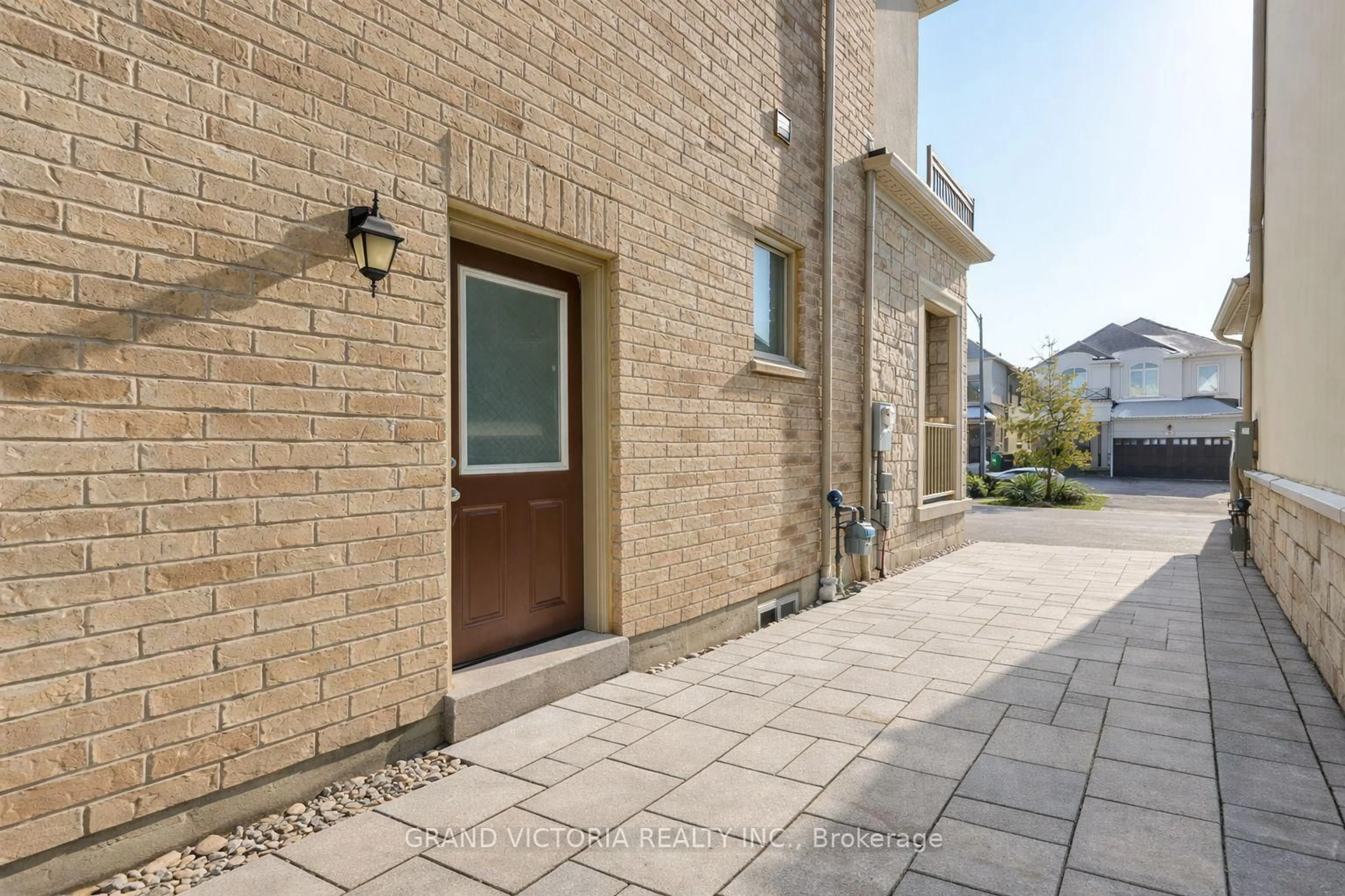 Unknown for 4 Mussle White Rd, Brampton Ontario L6Y 0E3