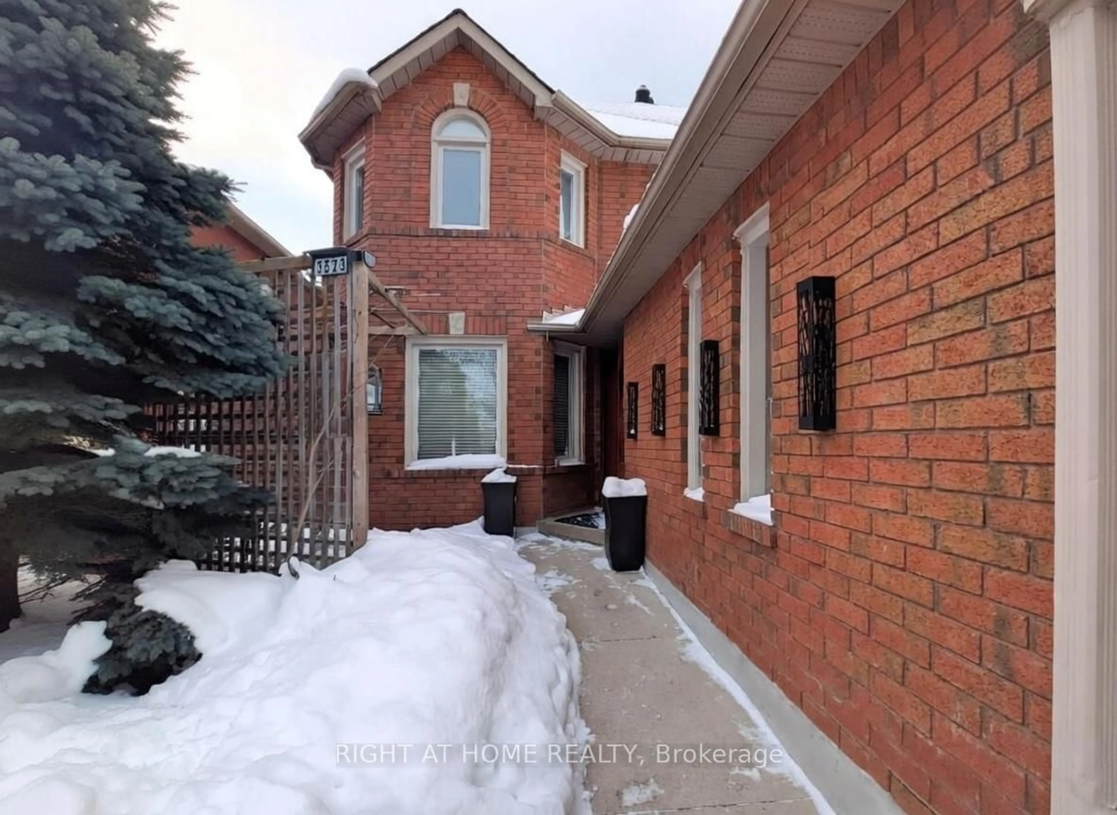 Home with brick exterior material, street for 3523 Pintail Circ, Mississauga Ontario L5N 6C8