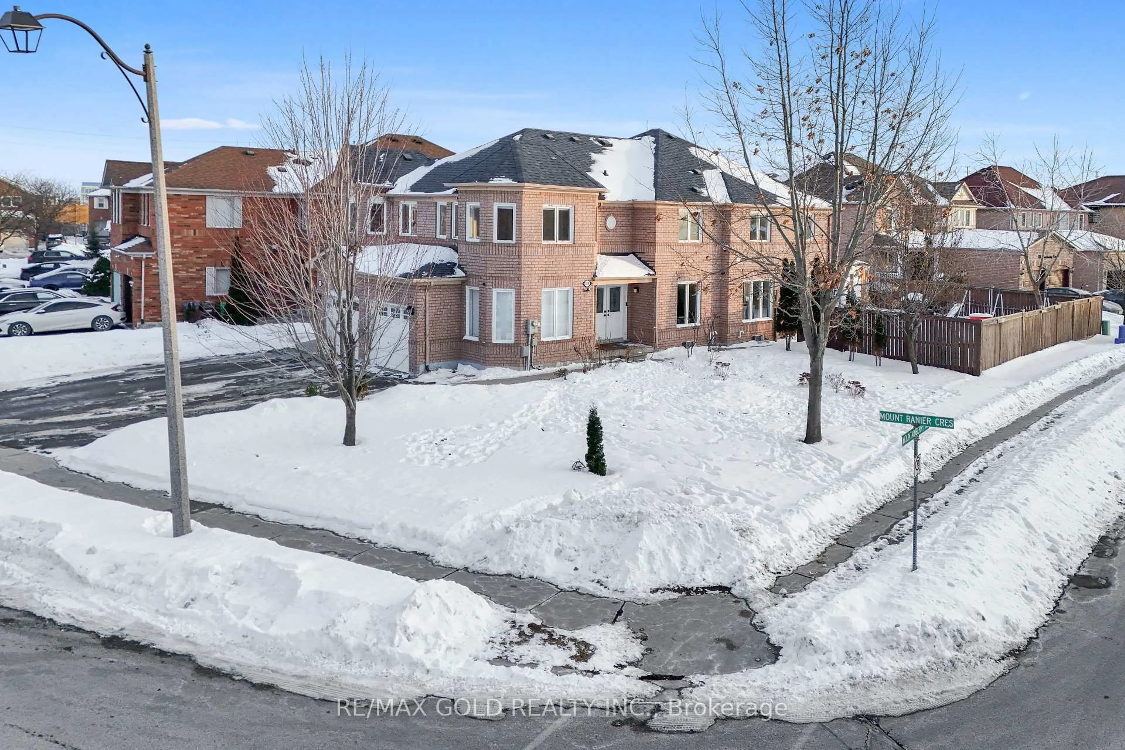 A pic from outside/outdoor area/front of a property/back of a property/a pic from drone, street for 184 Mountainberry Rd, Brampton Ontario L6R 2L2