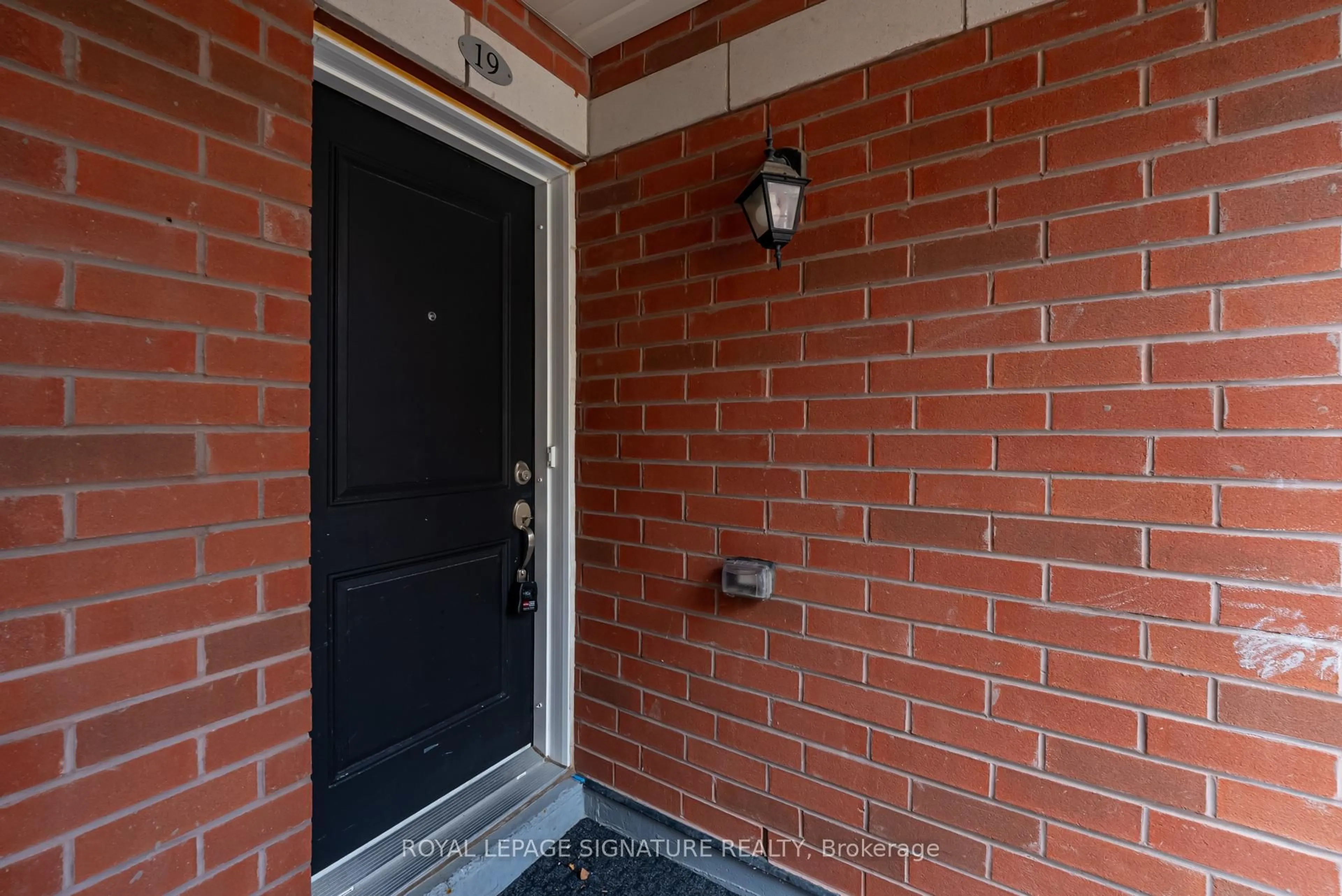 Unknown for 2492 Post Rd #19, Oakville Ontario L6H 0G6