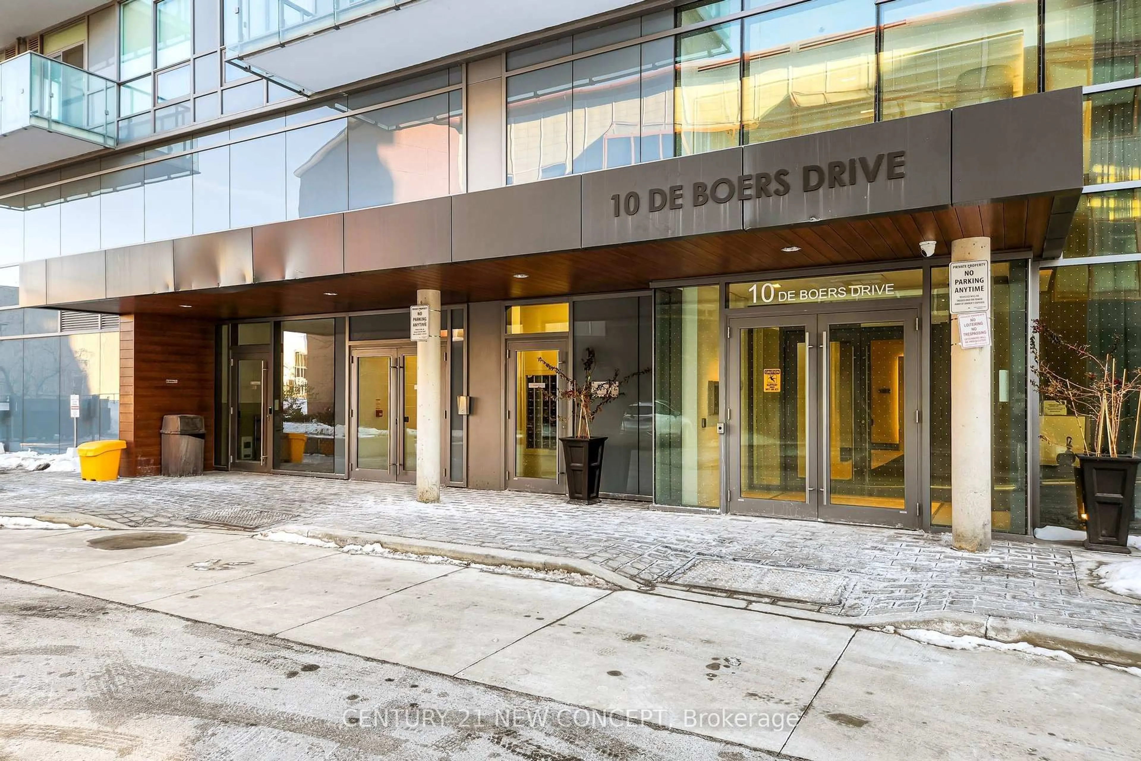 Indoor foyer for 10 De Boers Dr #313, Toronto Ontario M3J 0L6
