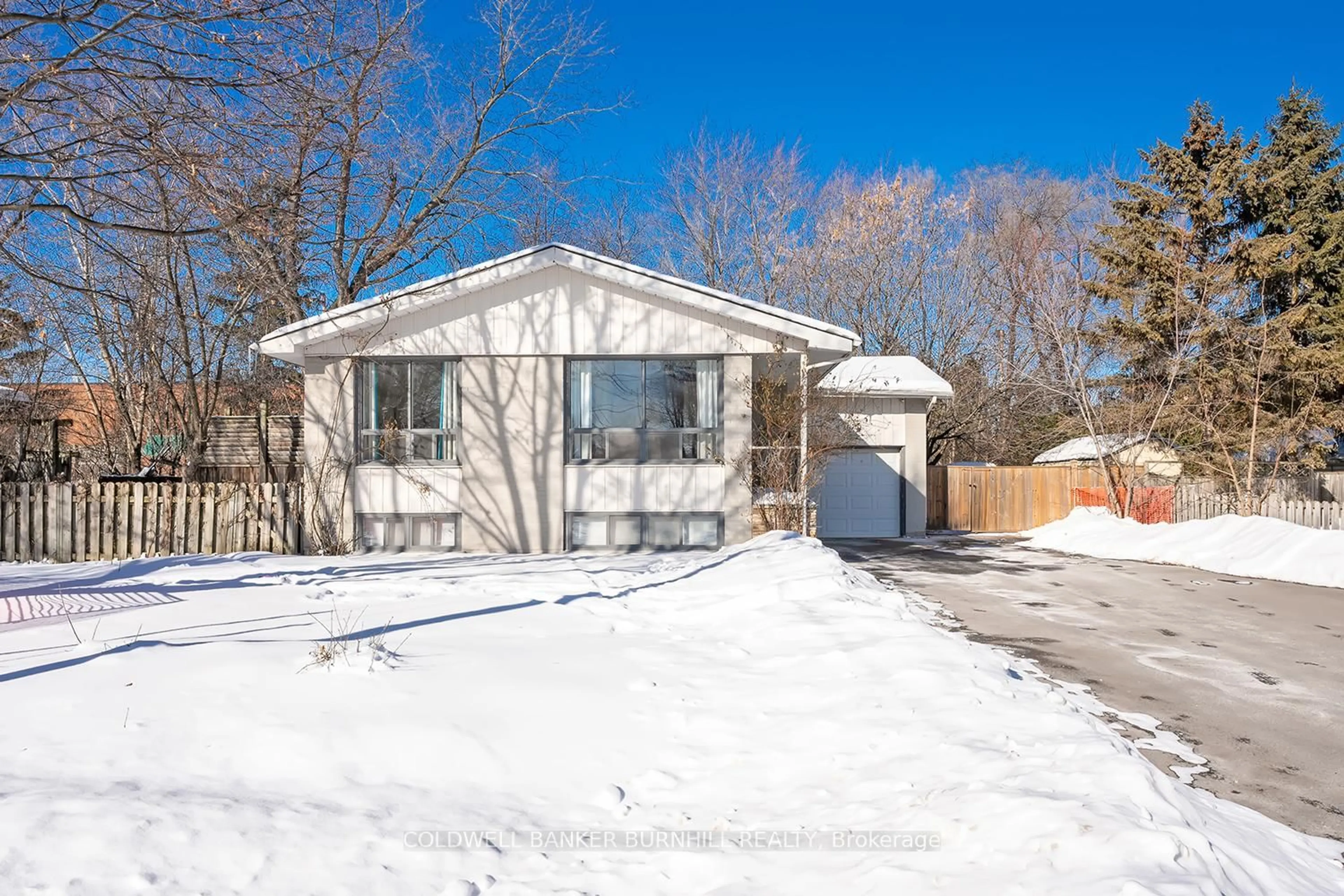 Unknown for 1175 PINEGROVE Rd, Oakville Ontario L6L 2W3
