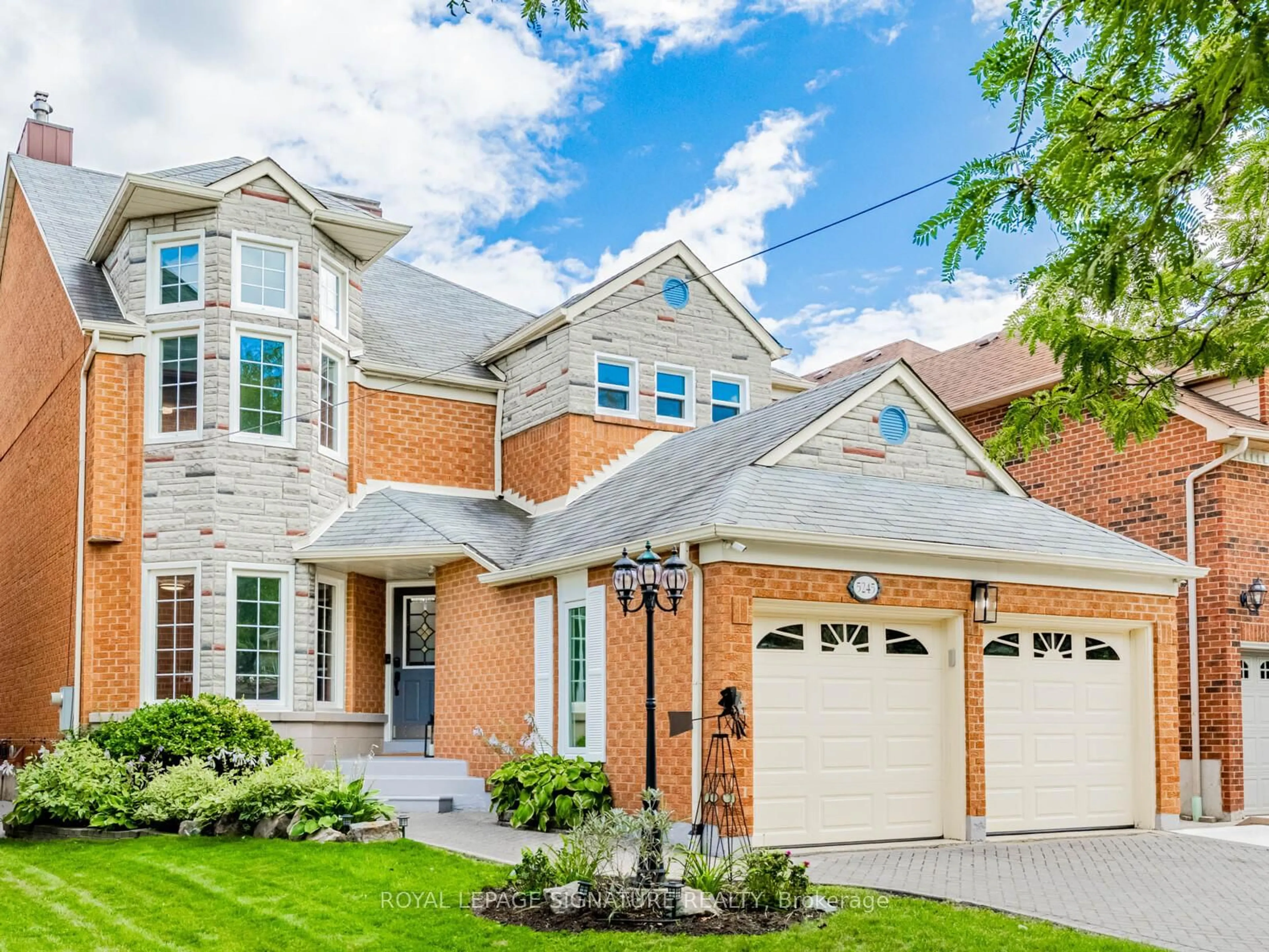 Home with brick exterior material, street for 5245 Champlain Tr, Mississauga Ontario L5R 2Z2