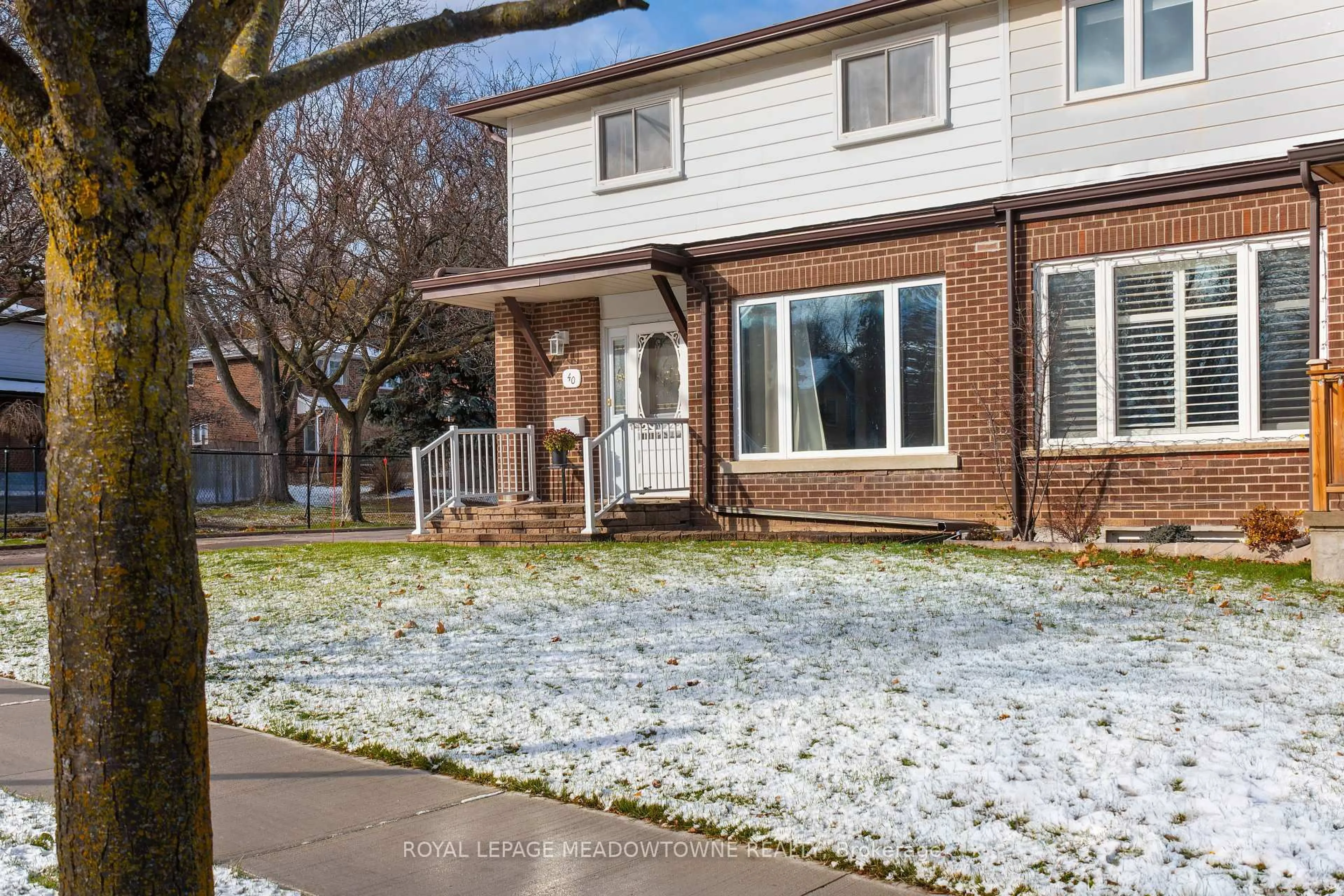 Unknown for 40 Joycelyn Dr, Mississauga Ontario L5M 1T7