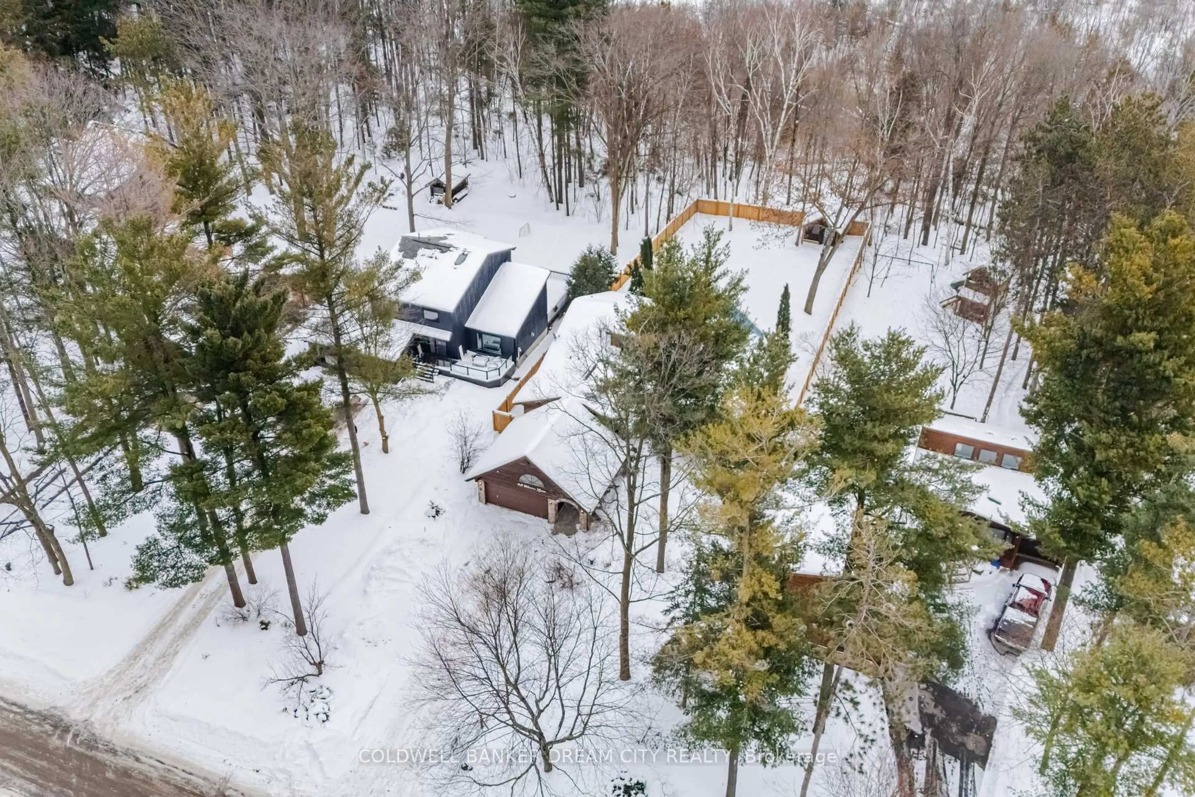 A pic from outside/outdoor area/front of a property/back of a property/a pic from drone, forest/trees view for 43 Olivers Lane, Caledon Ontario L7C 1G5