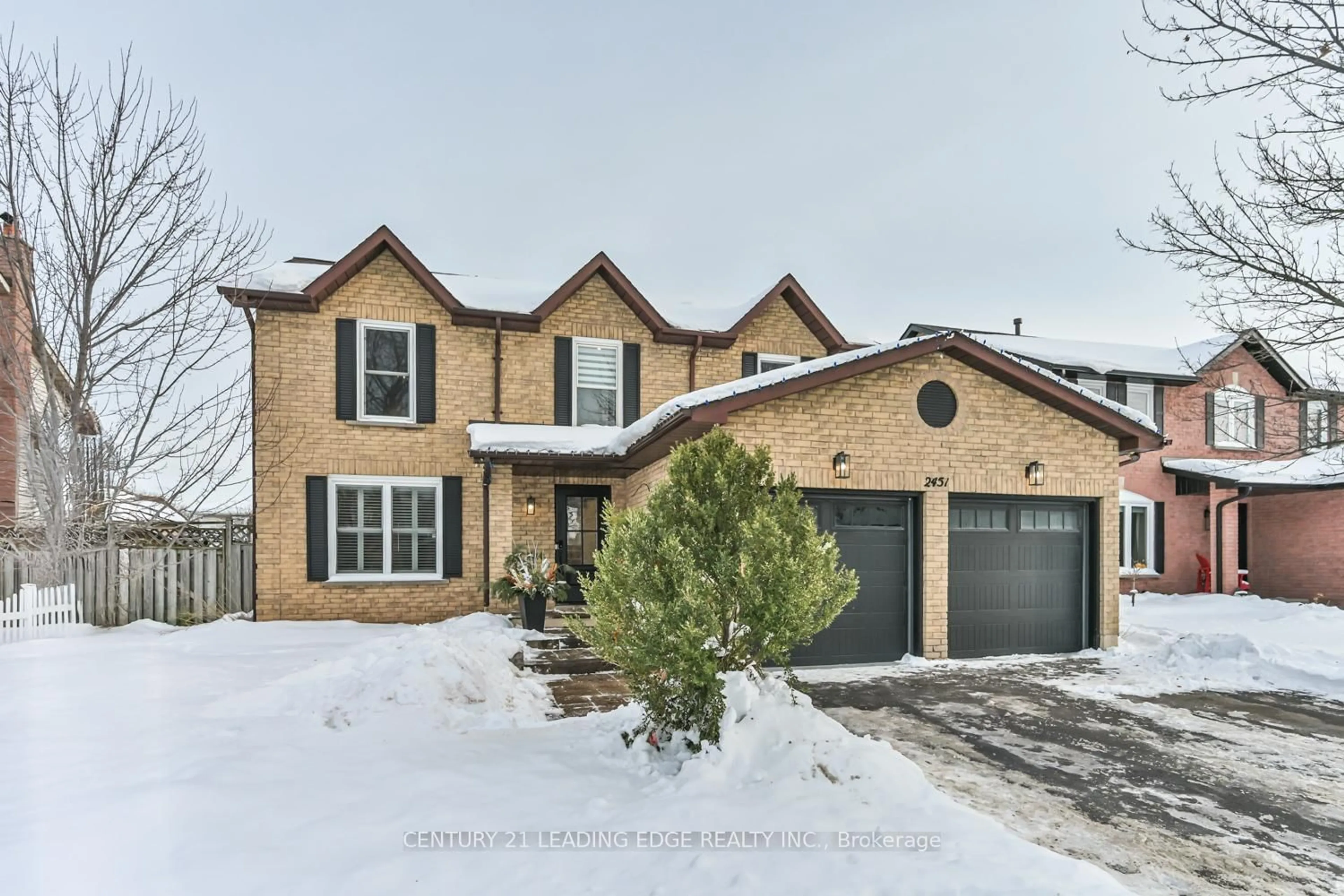Home with brick exterior material, street for 2451 Butternut Cres, Burlington Ontario L7M 3L7
