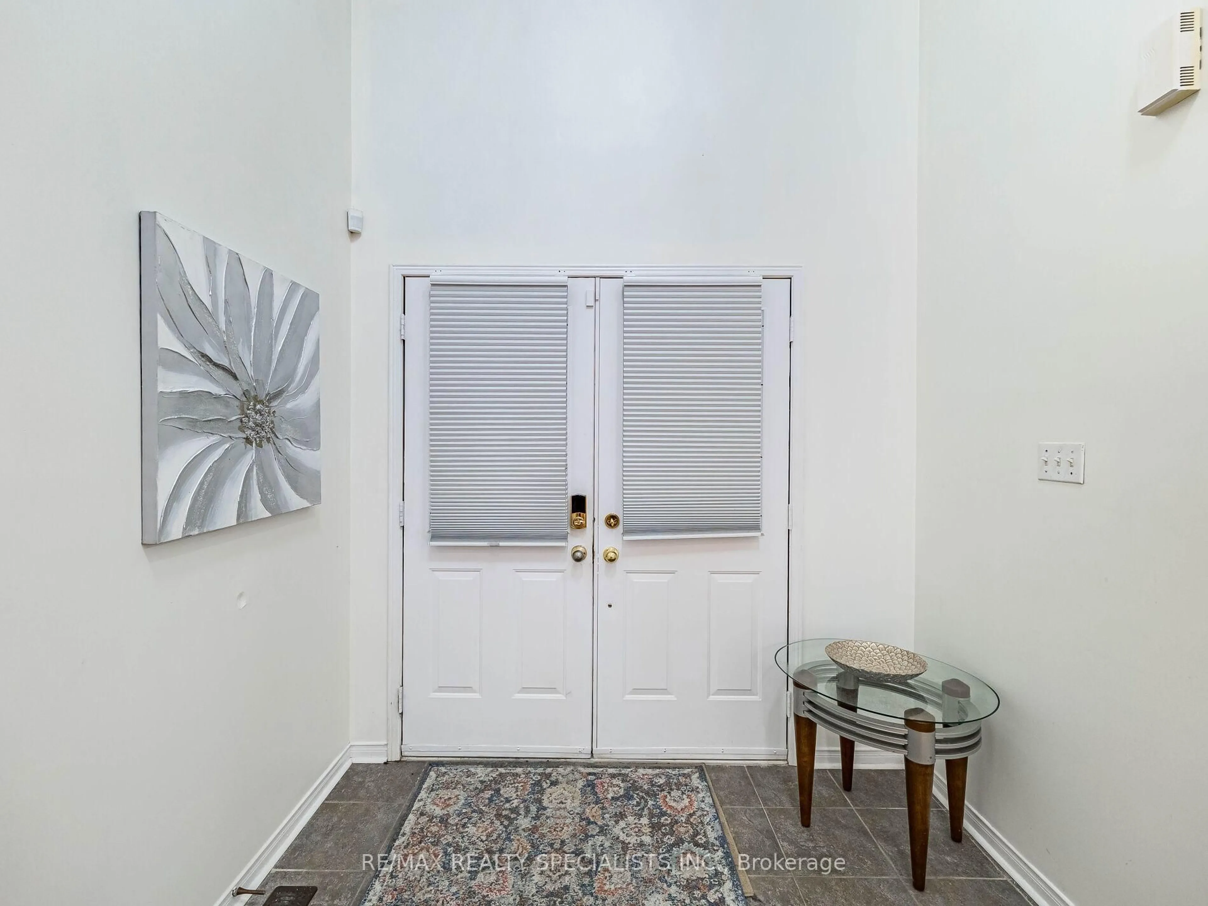 Indoor entryway for 120 Luella Cres, Brampton Ontario L7A 3H5